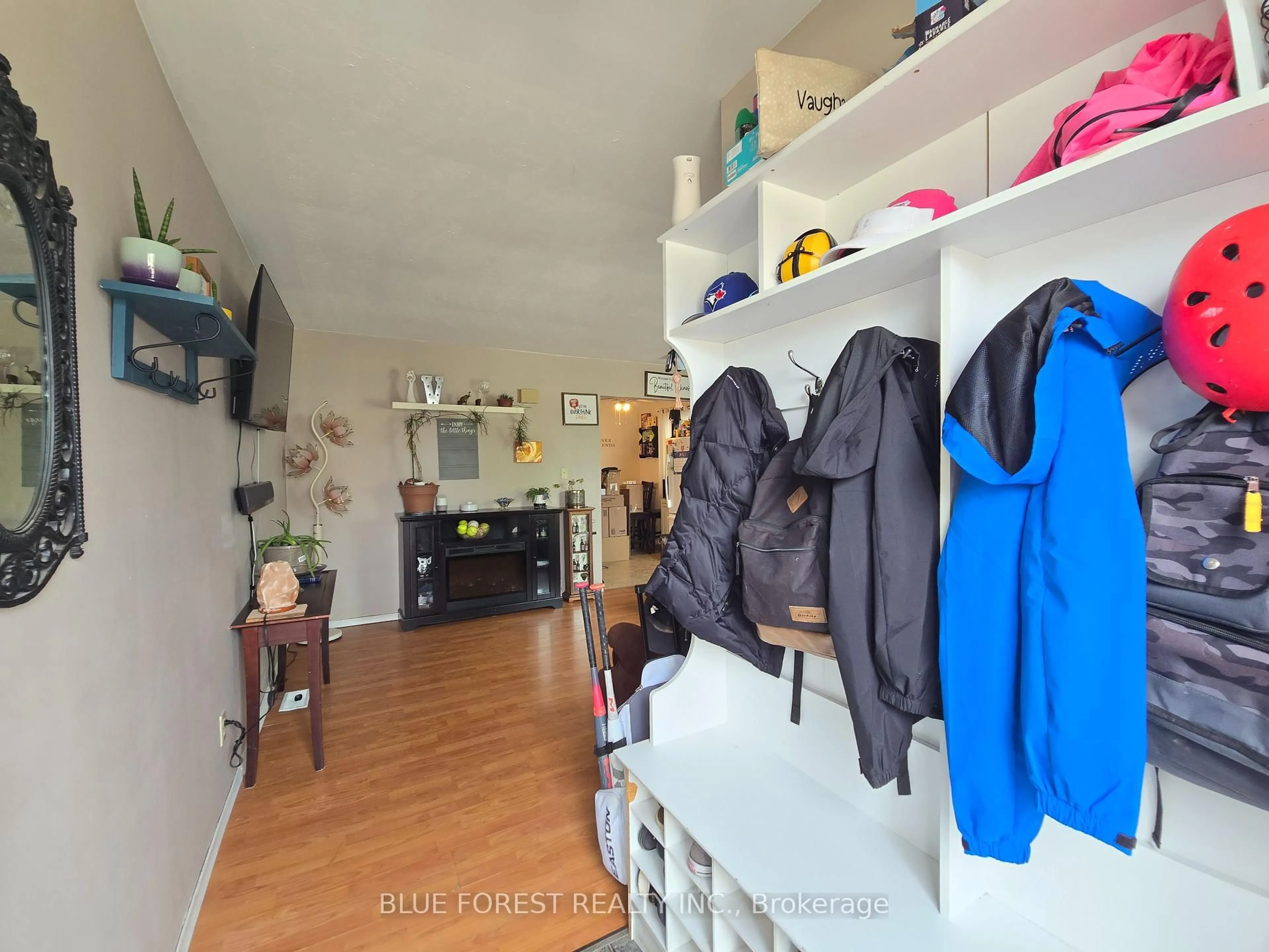 Storage room or clothes room or walk-in closet for 186 Centre St, St. Thomas Ontario N5R 3A4