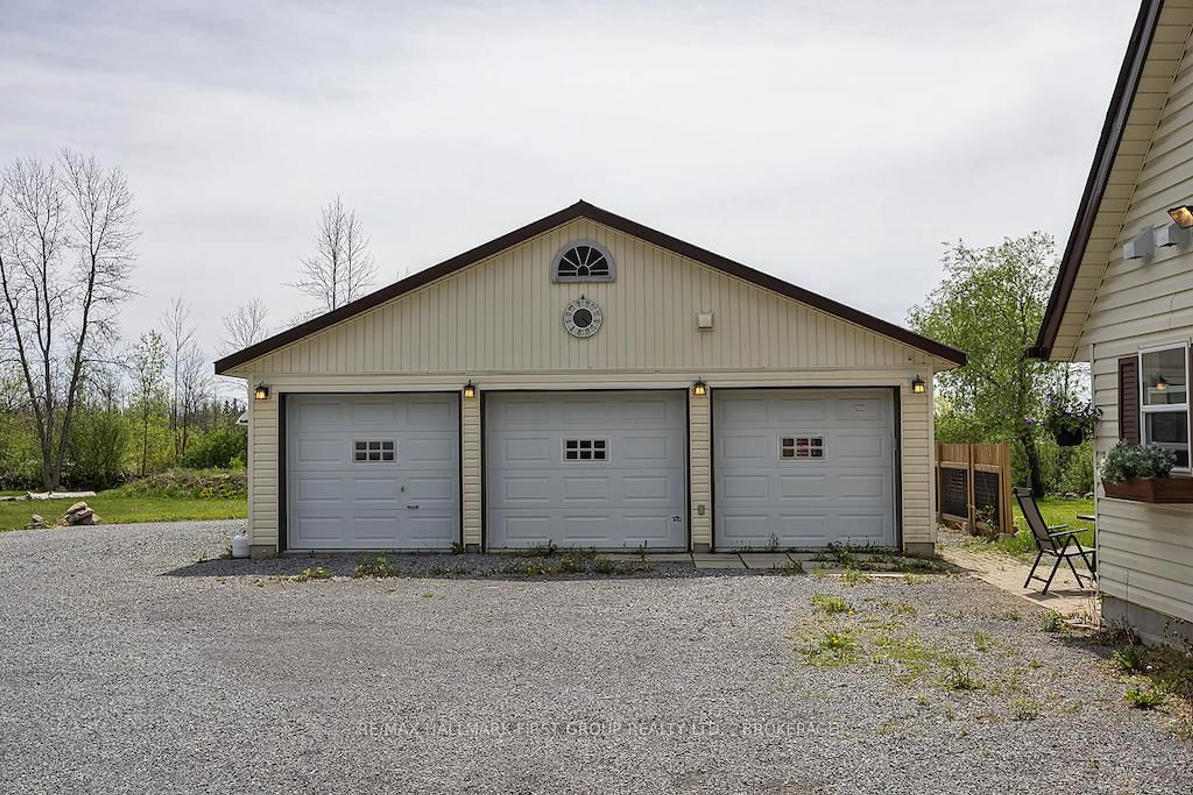 Indoor garage for 4630 Highway  2 Highway, Loyalist Ontario K7P 0K6