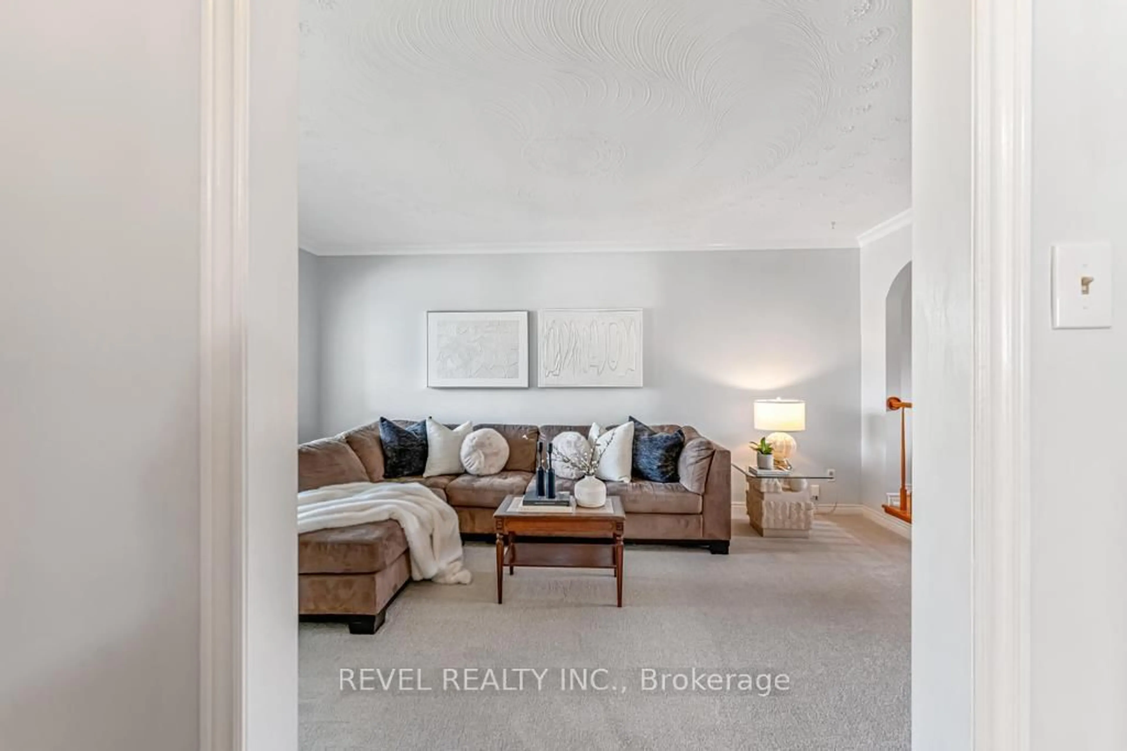 Living room with furniture, unknown for 187 Guildwood Dr, Hamilton Ontario L9C 6W7