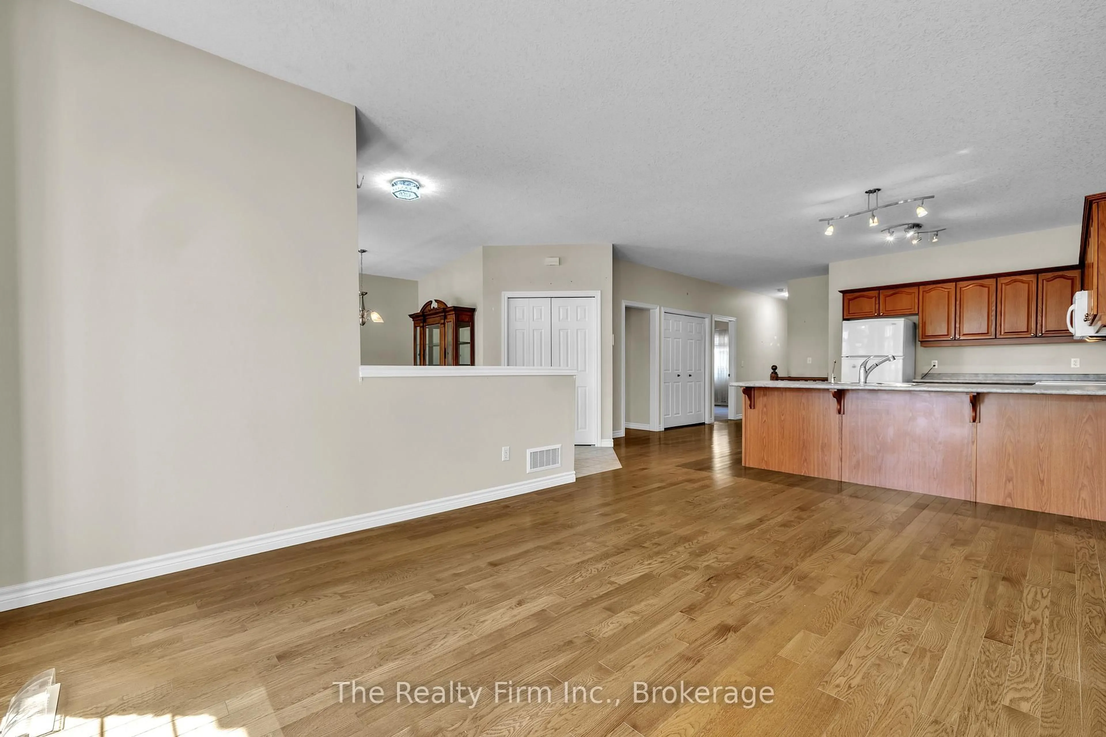 Unknown for 665 Southwood Way #3, Woodstock Ontario N4S 9A6