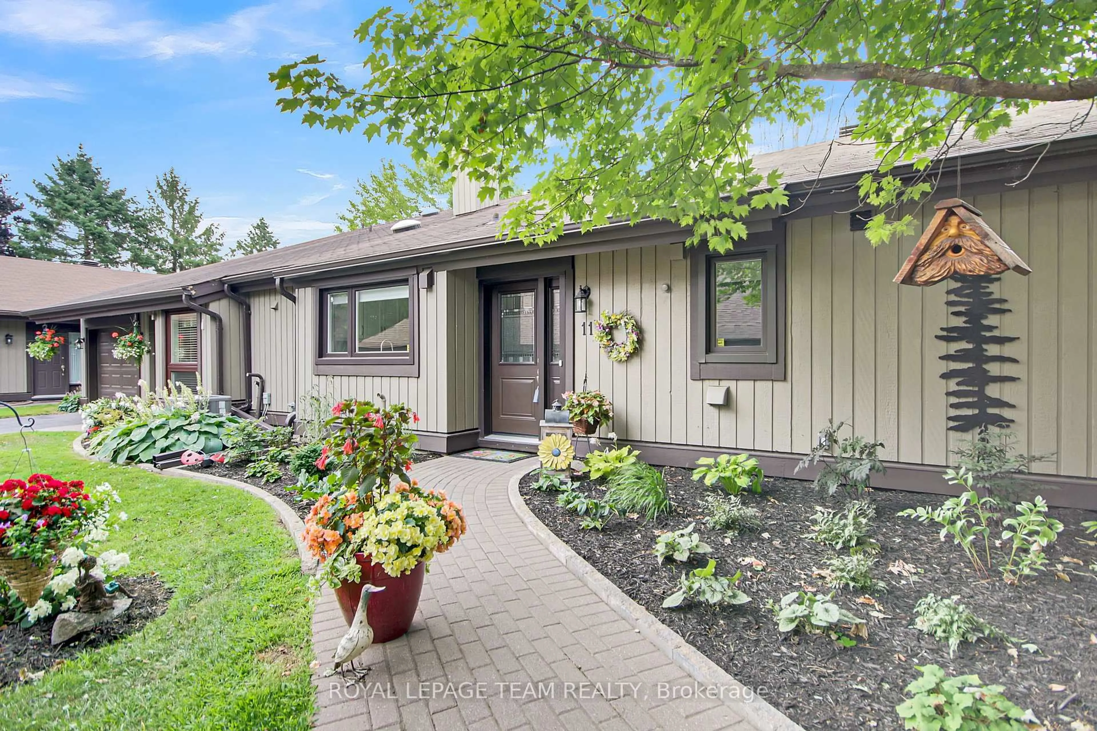 Unknown for 11 Torrey Pines Crt, Stittsville Ontario K2S 1R5