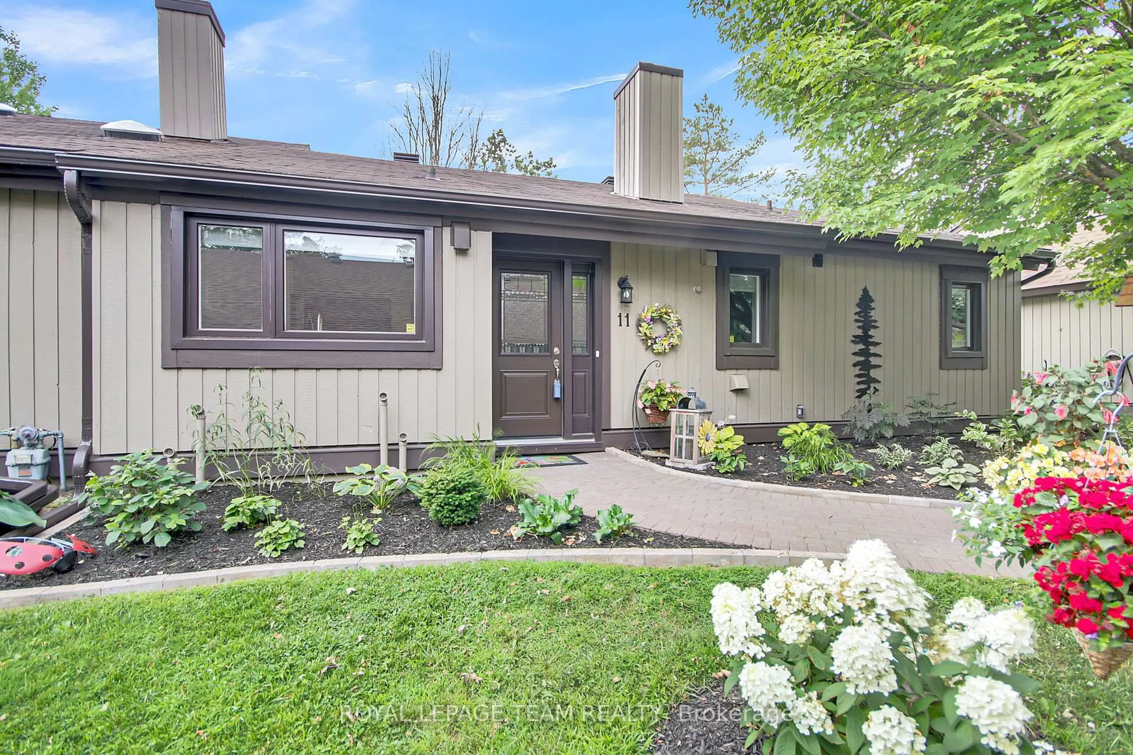 Unknown for 11 Torrey Pines Crt, Stittsville Ontario K2S 1R5