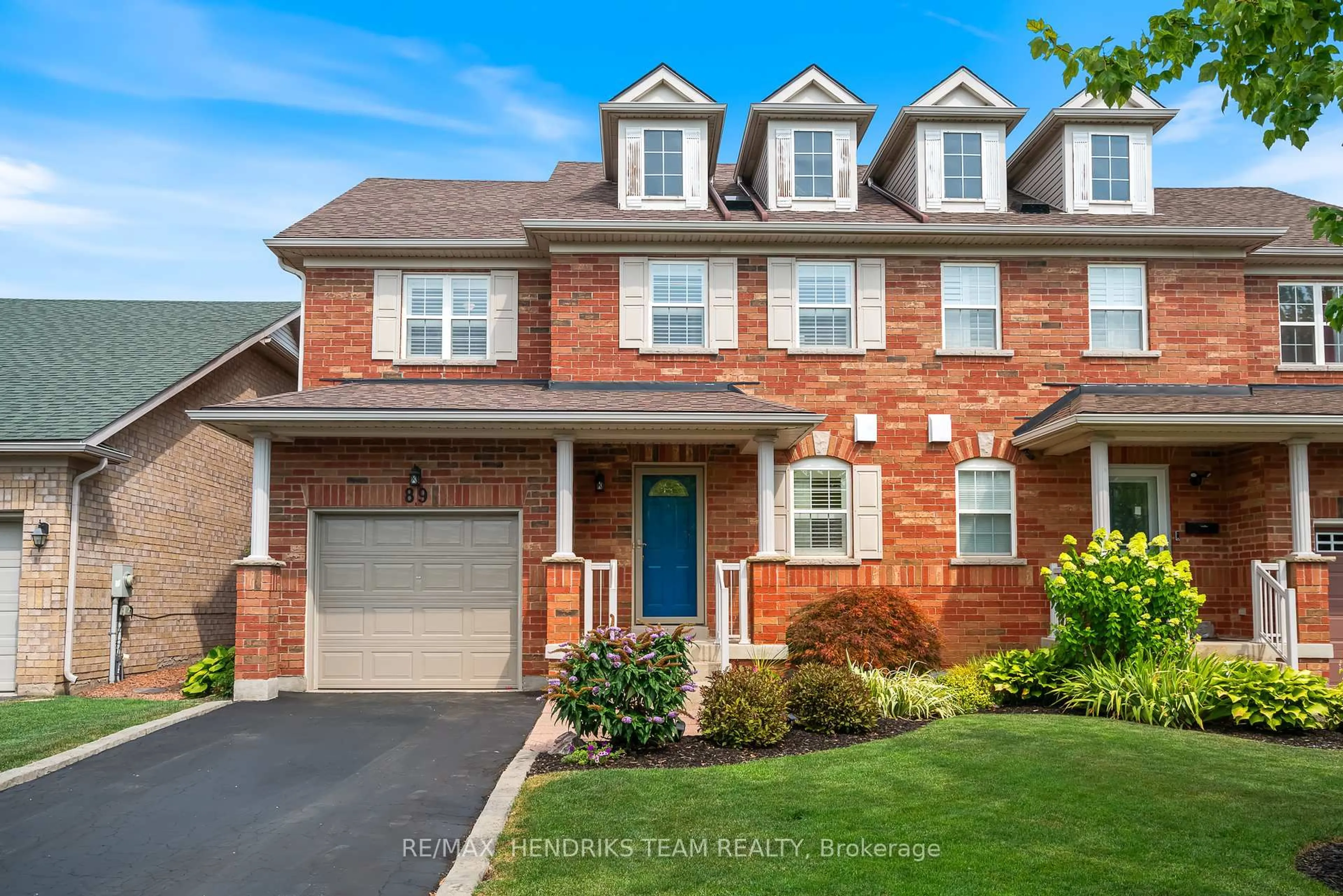 Home with brick exterior material, street for 89 Young Cres, Niagara-on-the-Lake Ontario L0S 1J0
