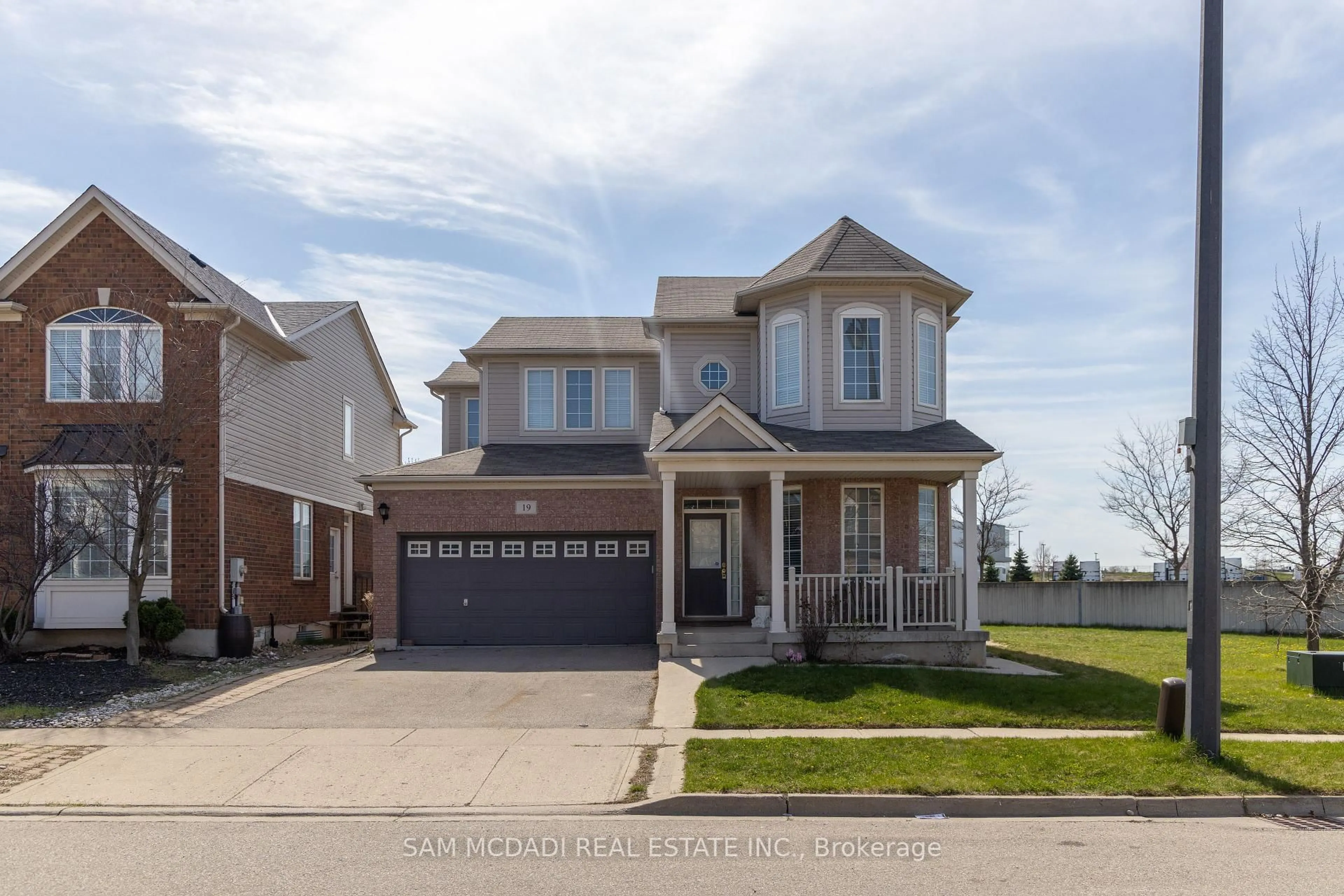 Home with brick exterior material, street for 19 Jenner Crt, Cambridge Ontario N1T 2B5