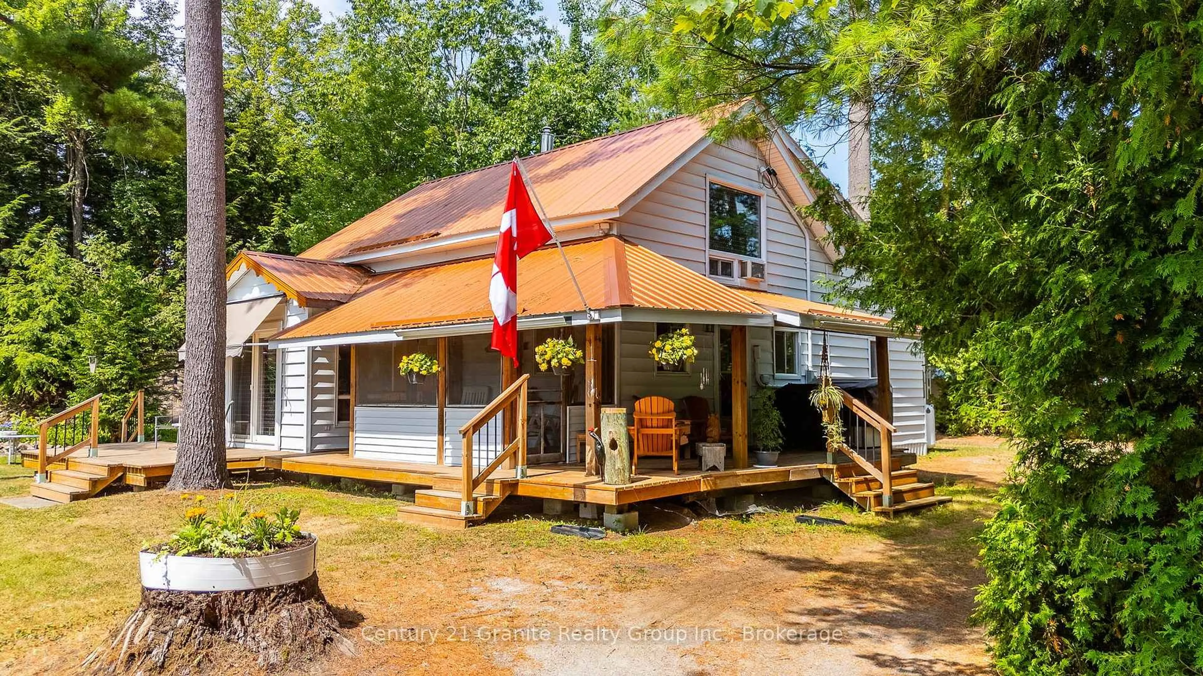 Home with vinyl exterior material, unknown for 7575 Highway 35, Kawartha Lakes Ontario K0M 2L0