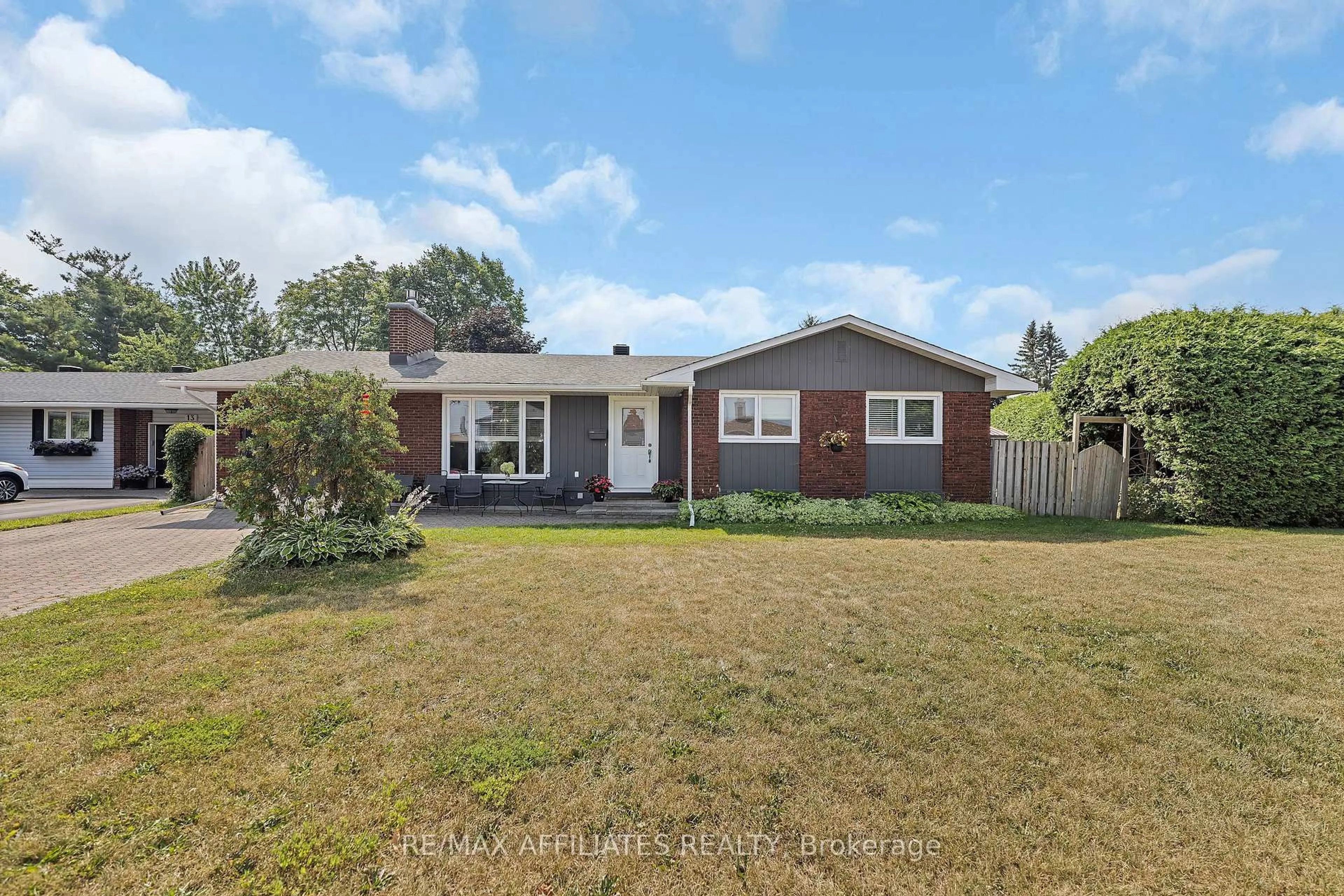 Unknown for 11 Tripp Cres, Barrhaven Ontario K2J 1C5
