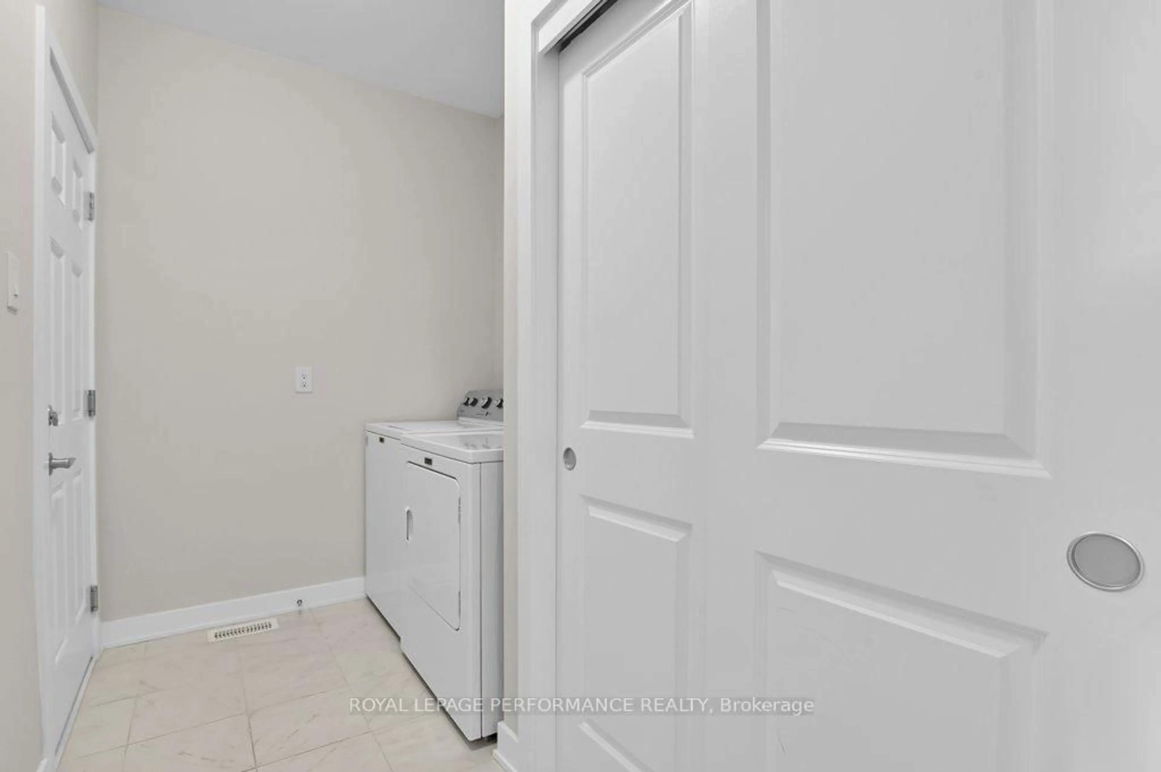 Laundry room for 106 WABIKON Cres, Ottawa Ontario K1X 0H8