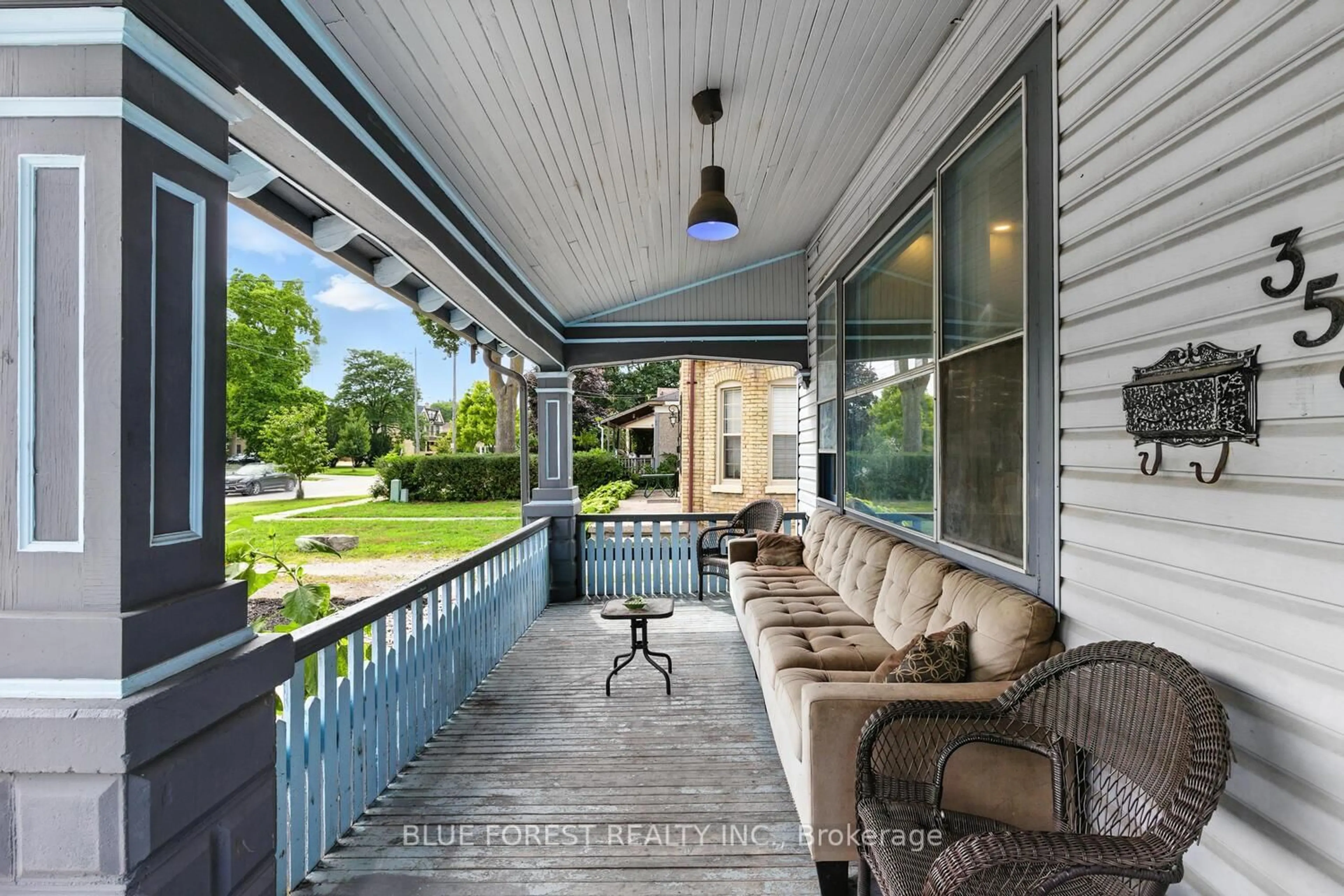 Patio, street for 358 Simcoe St, London East Ontario N6B 1J7