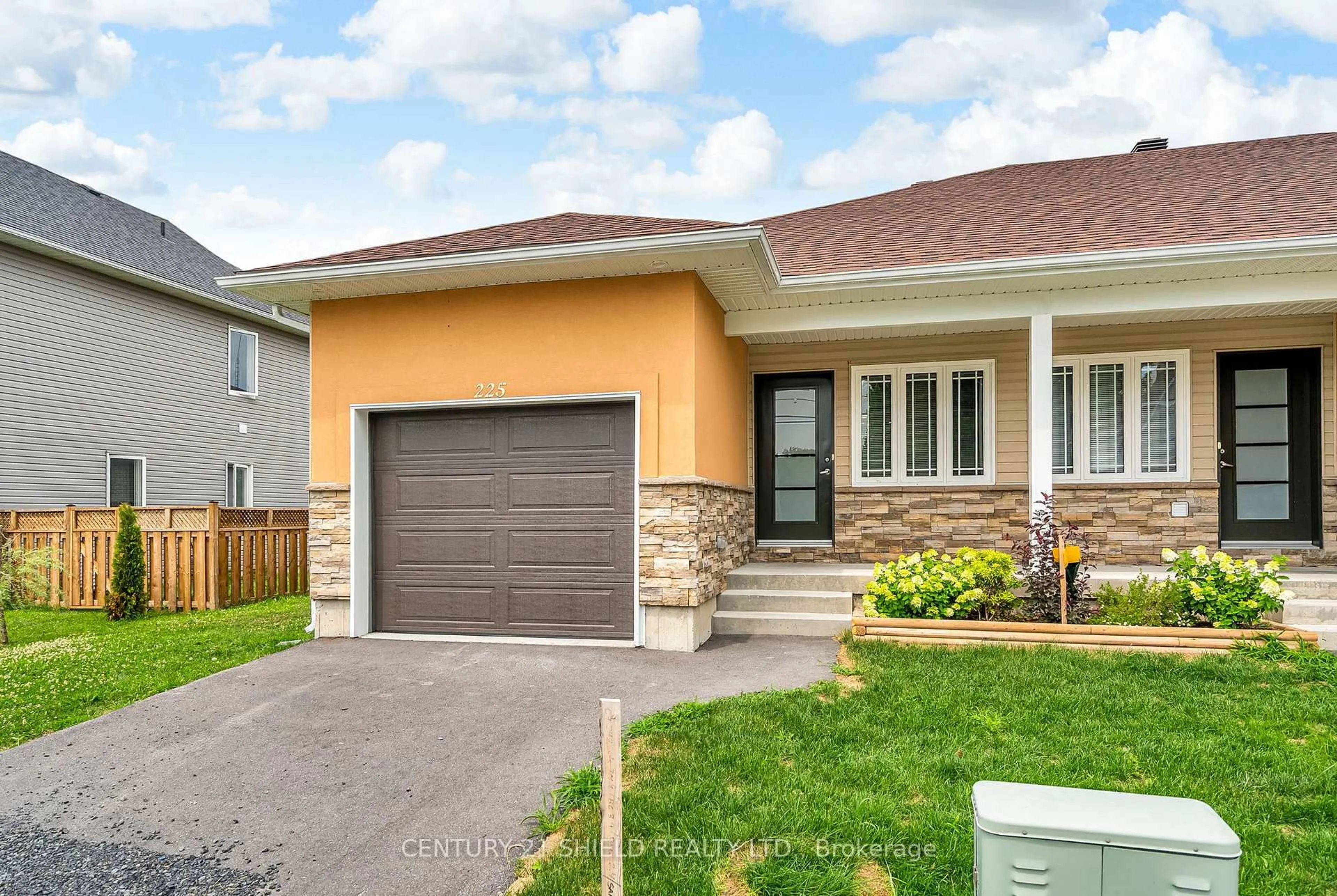 Home with vinyl exterior material, street for 225 Third St, Cornwall Ontario K6J 0B6