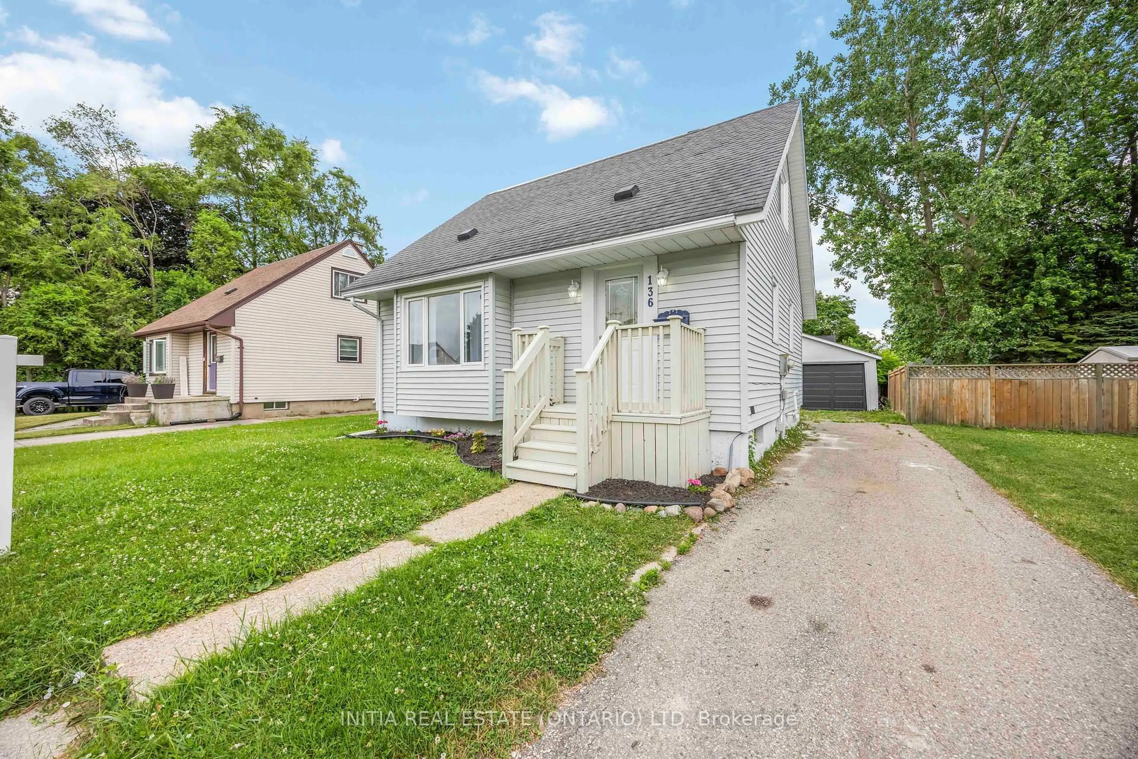 Unknown for 136 Chestnut Ave, Sarnia Ontario N7T 4L8