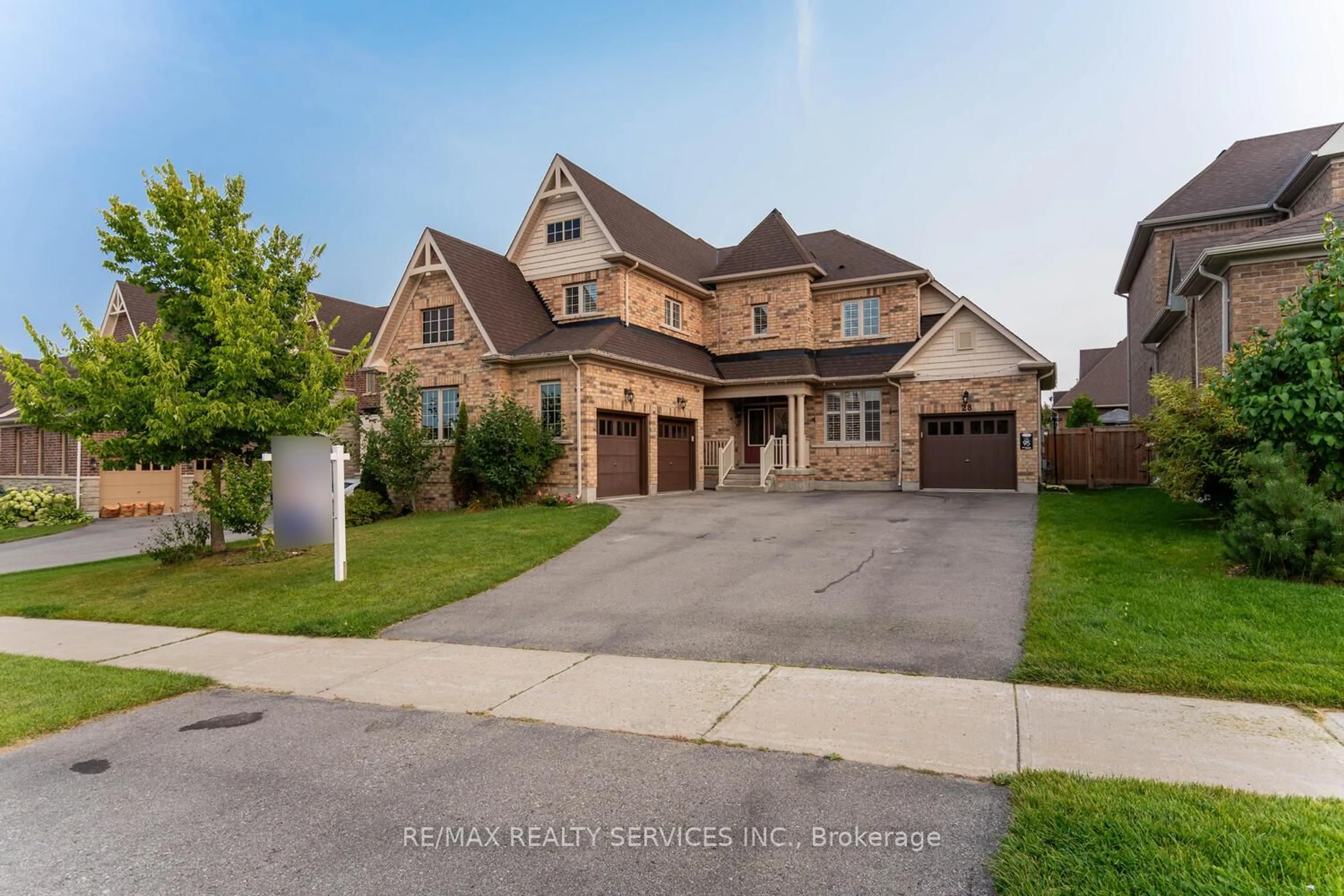 Home with brick exterior material, street for 28 Stonegate Ave, Mono Ontario L9W 6X1