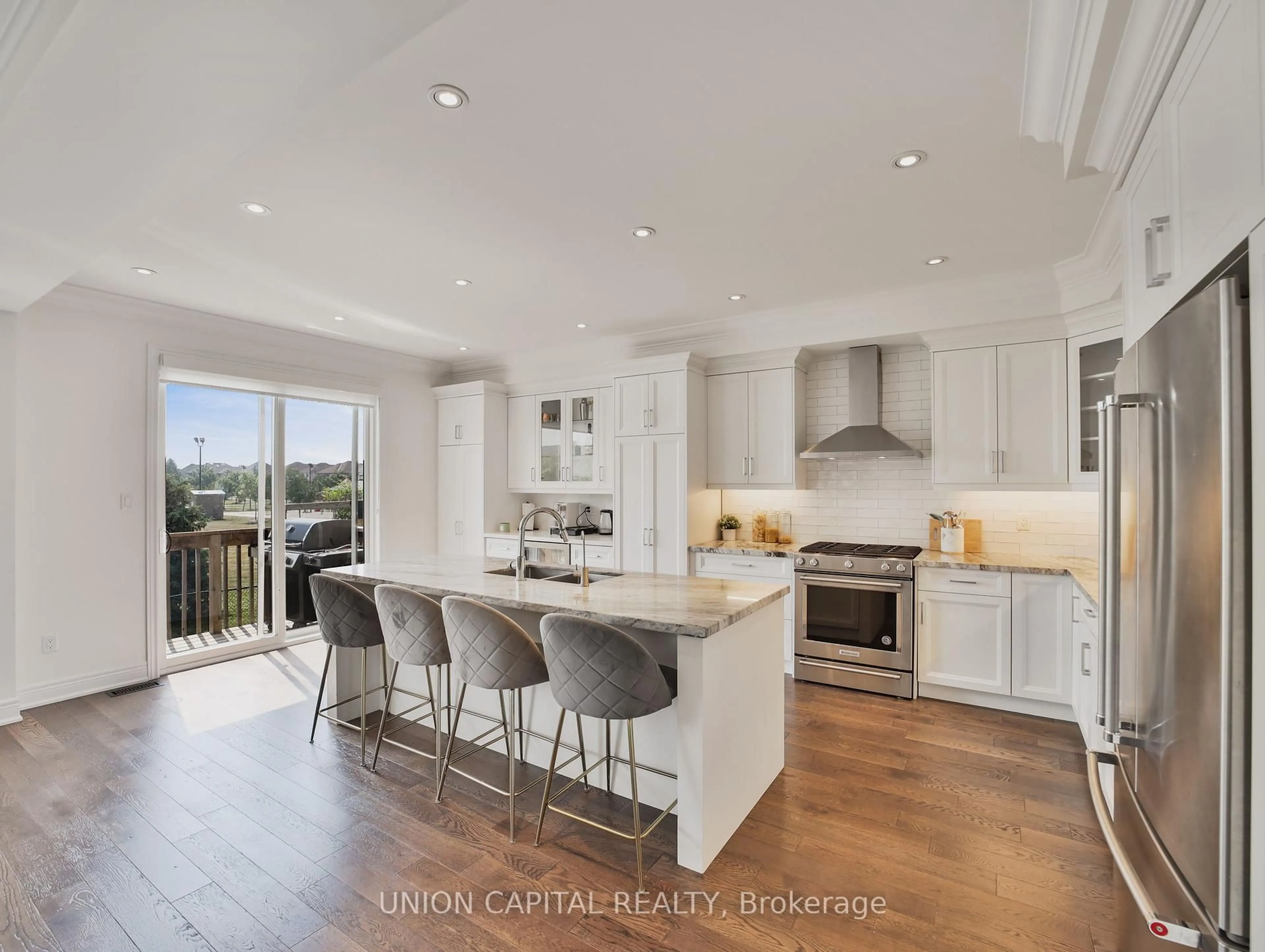 Open concept kitchen, unknown for 26 Hampshire Pl, Hamilton Ontario L8J 2V3
