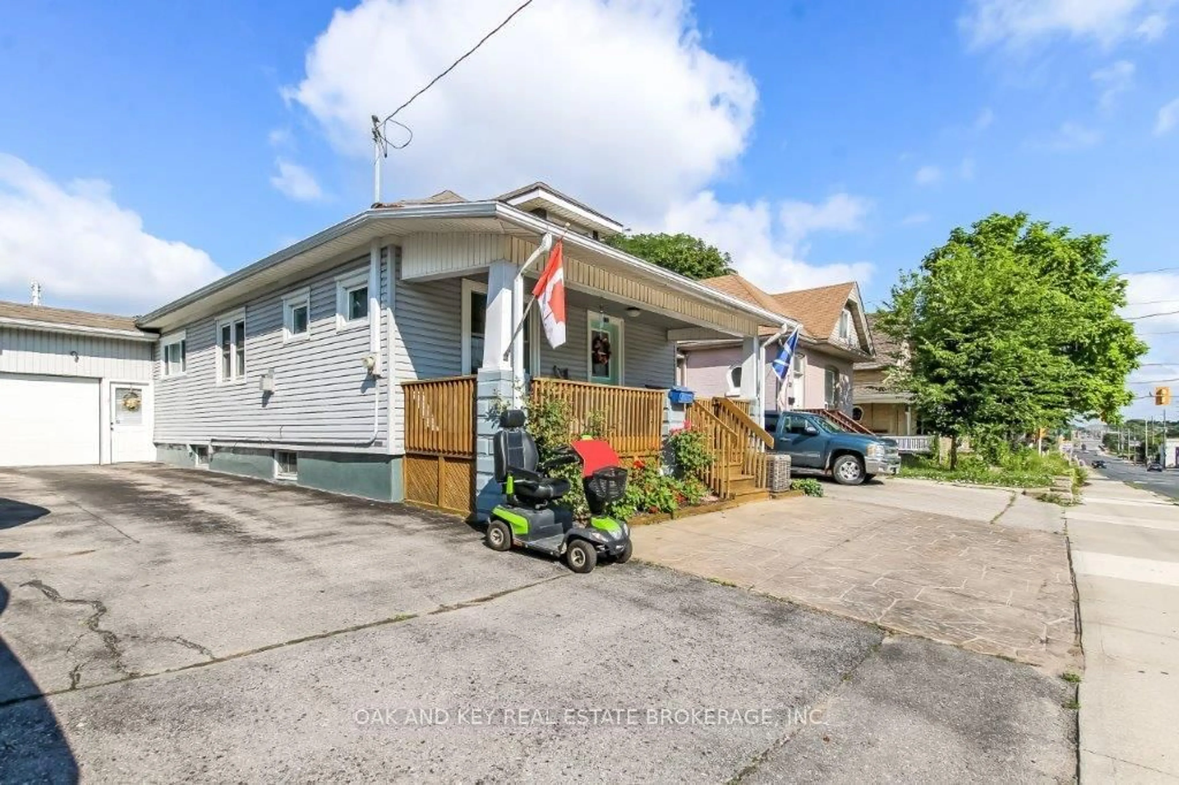 A pic from outside/outdoor area/front of a property/back of a property/a pic from drone, street for 59 Adelaide St, London South Ontario N5Z 3K3