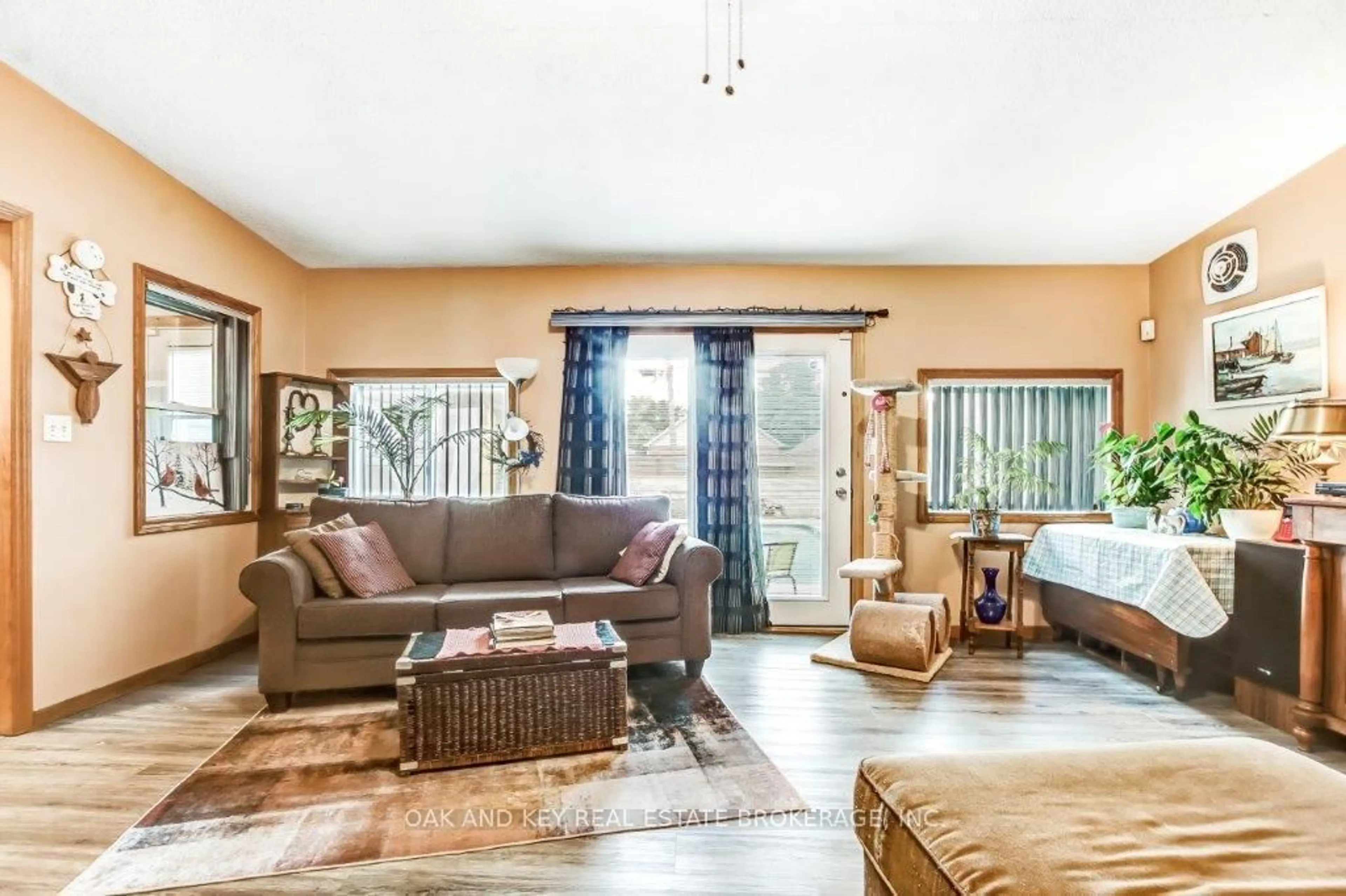 Living room with furniture, unknown for 59 Adelaide St, London South Ontario N5Z 3K3