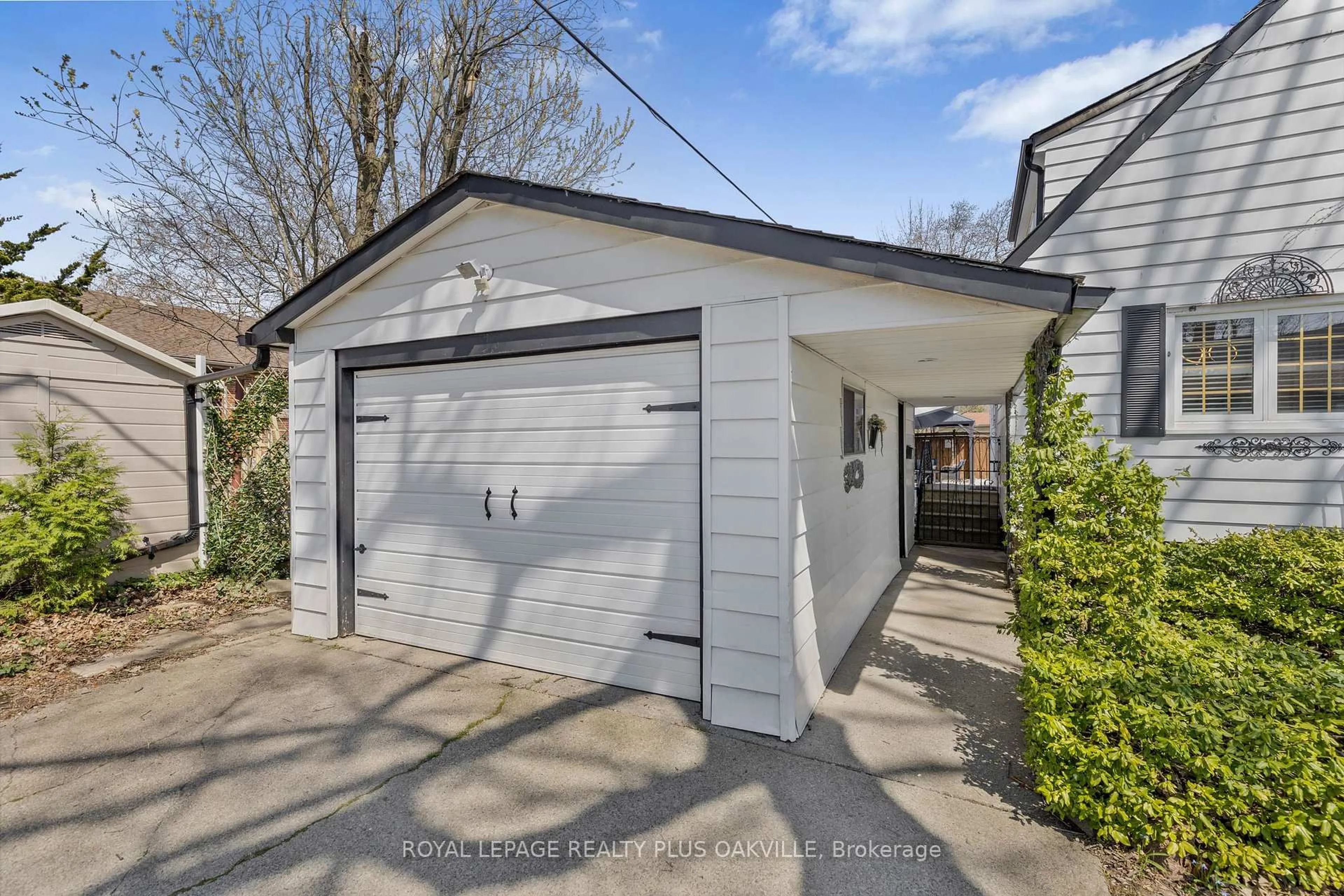 Unknown for 2 Westcliffe Ave, Hamilton Ontario L9C 1K2
