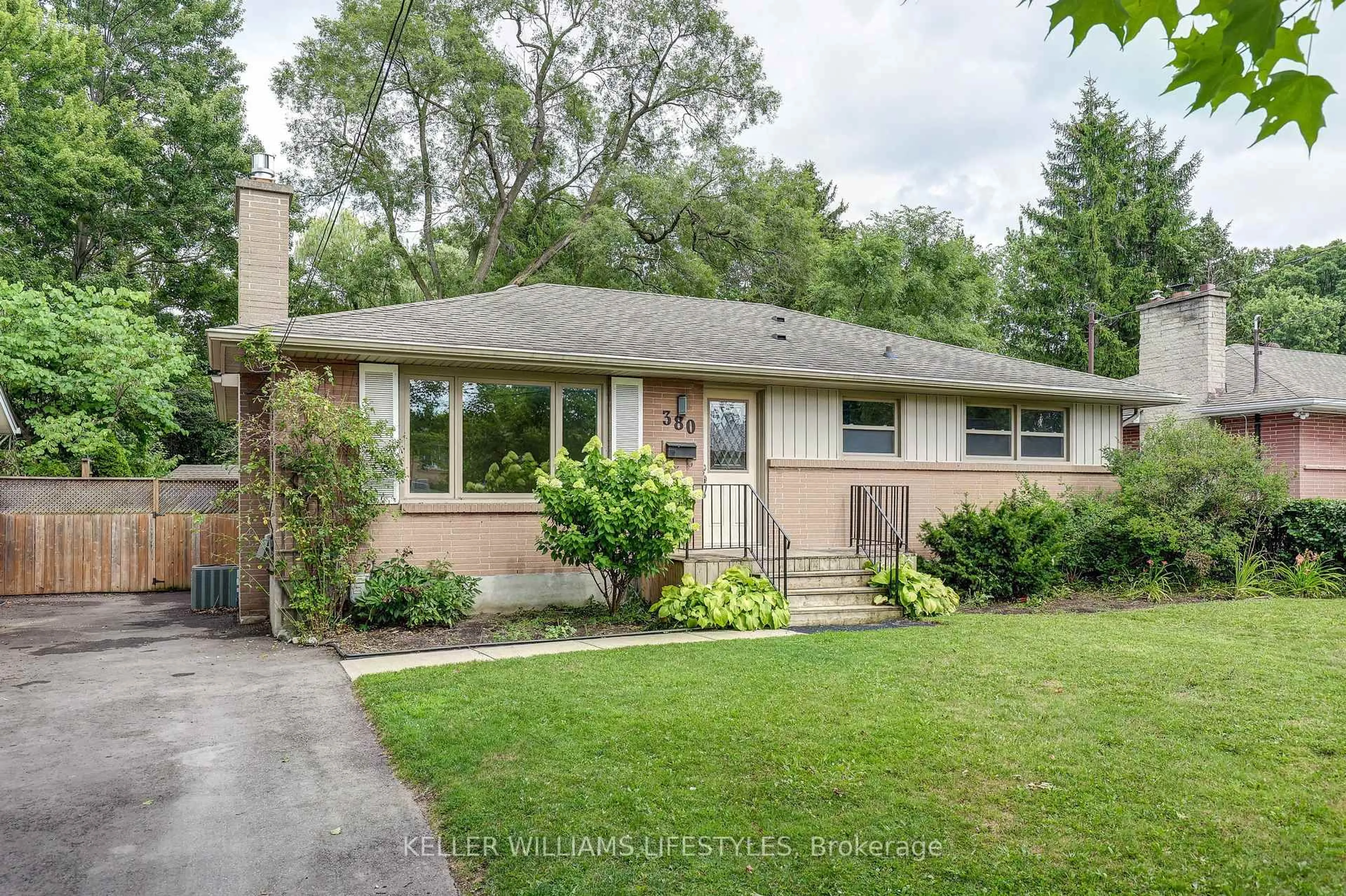 Home with vinyl exterior material, street for 380 Beachwood Ave, London South Ontario N6J 3K1