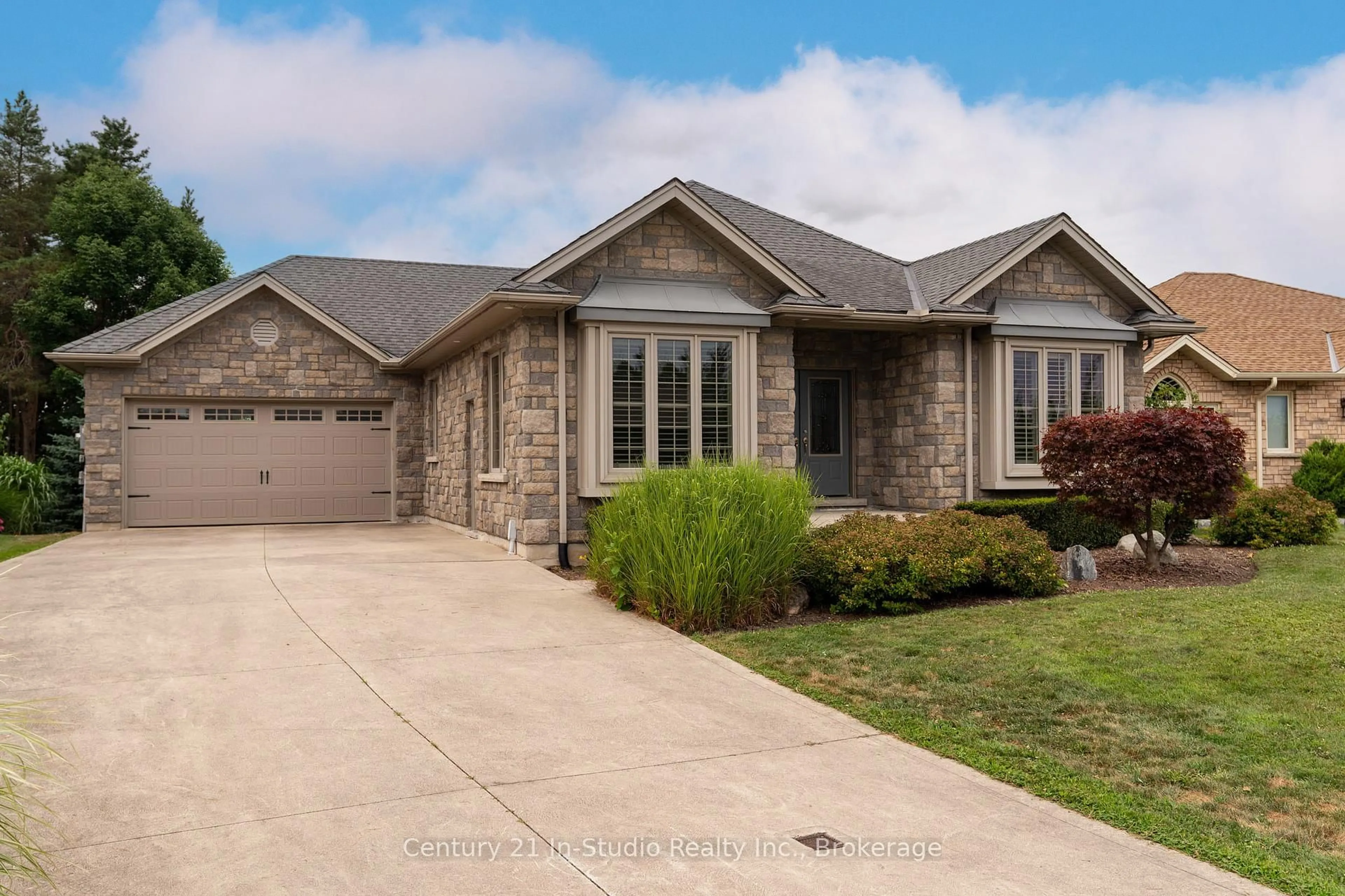 Home with brick exterior material, street for 6 Glen Abbey Crt, Meaford Ontario N4L 1Y4