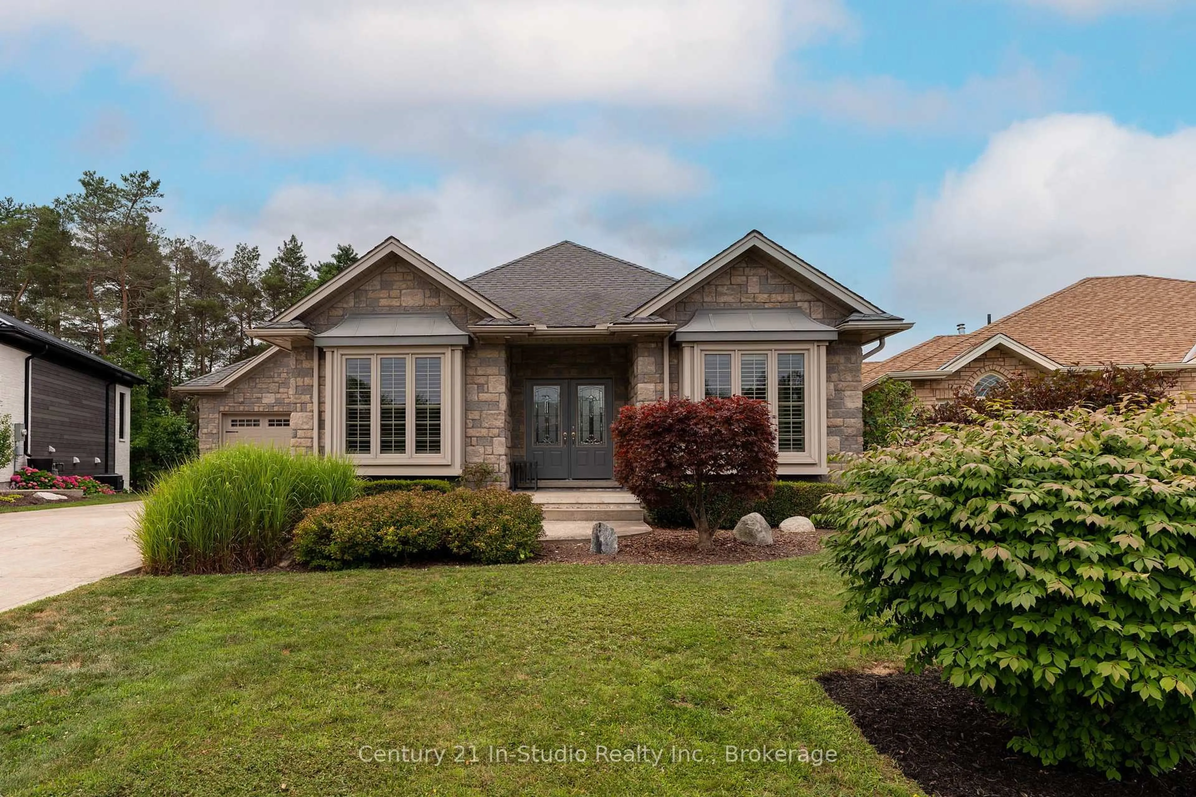 Home with brick exterior material, street for 6 Glen Abbey Crt, Meaford Ontario N4L 1Y4