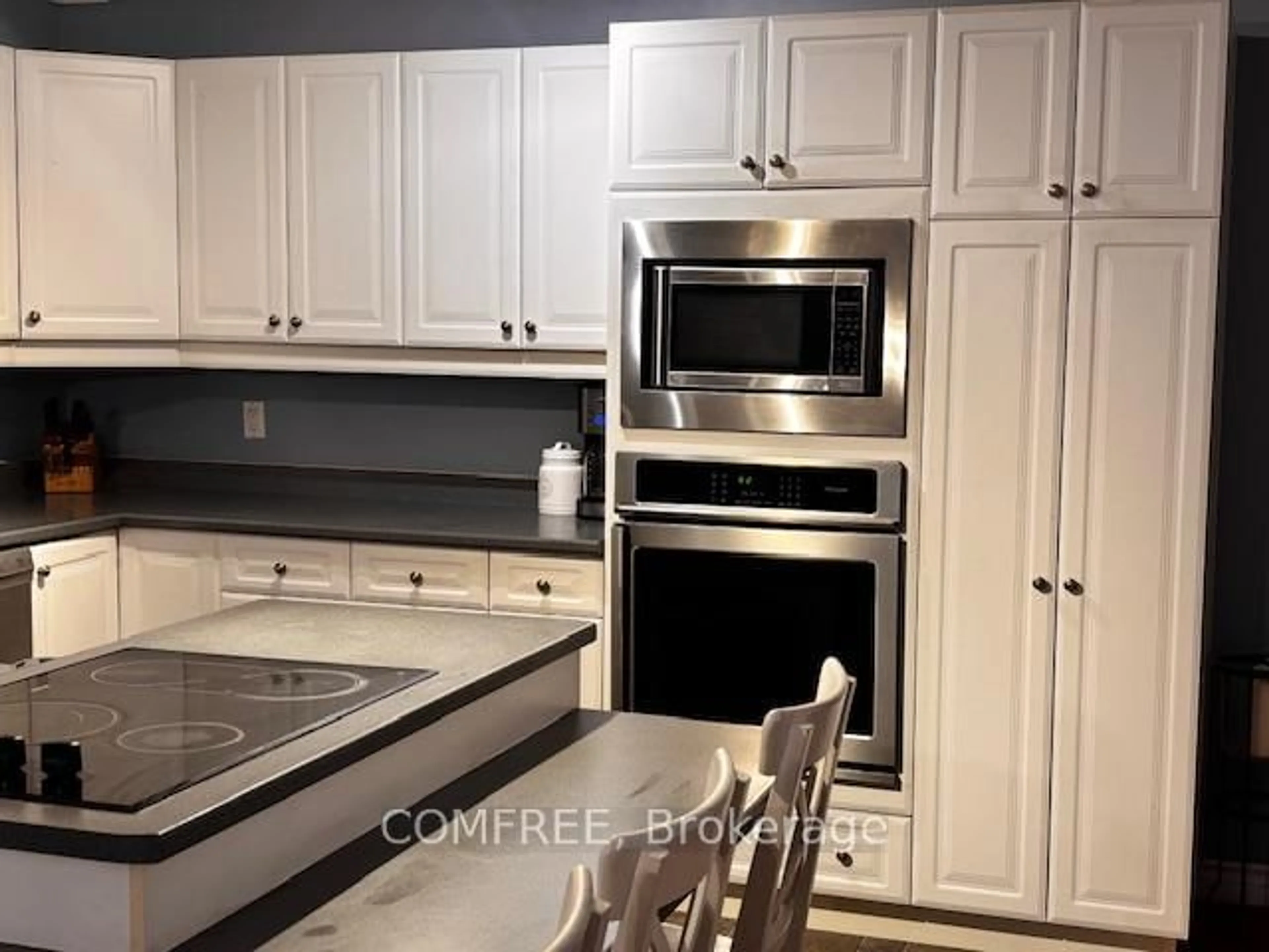 Open concept kitchen, ceramic/tile floor for 204 Grace Ave, Russell Ontario K4R 1B4