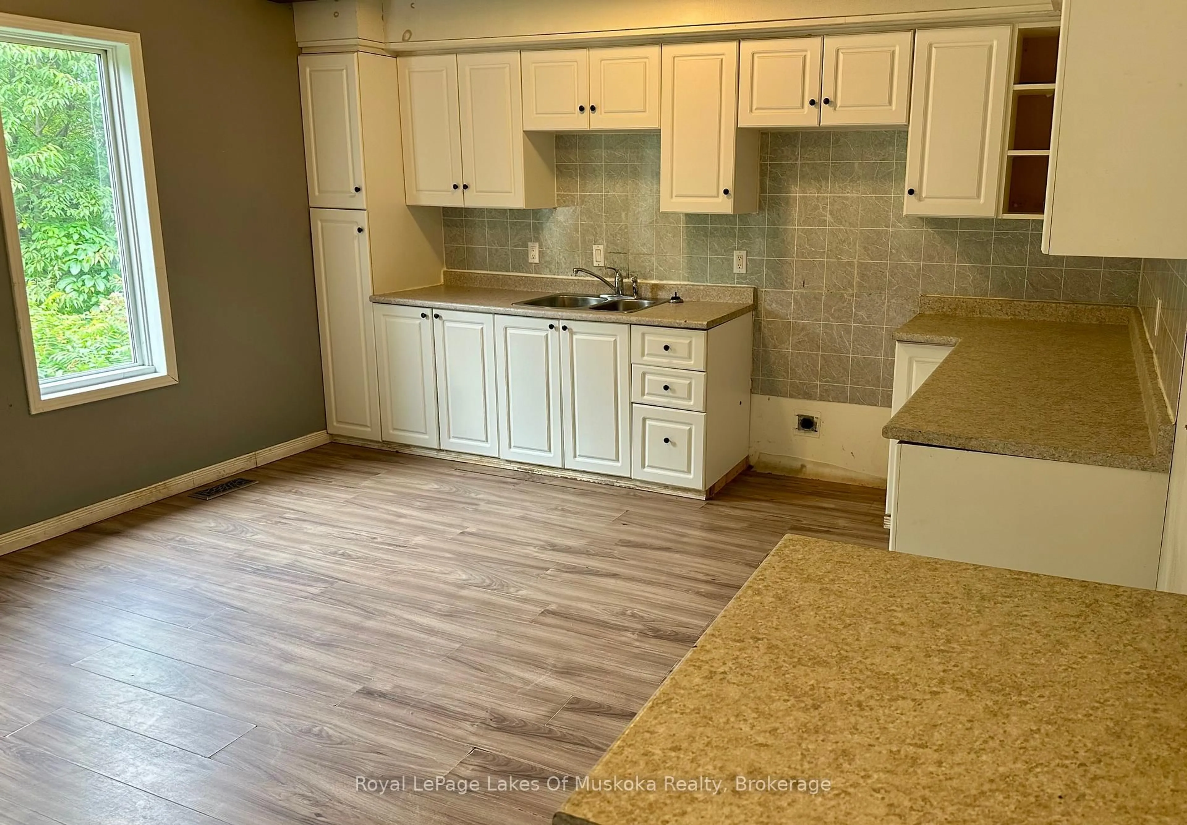 Standard kitchen, unknown for 111 Ontario St, Burk's Falls Ontario P0A 1C0