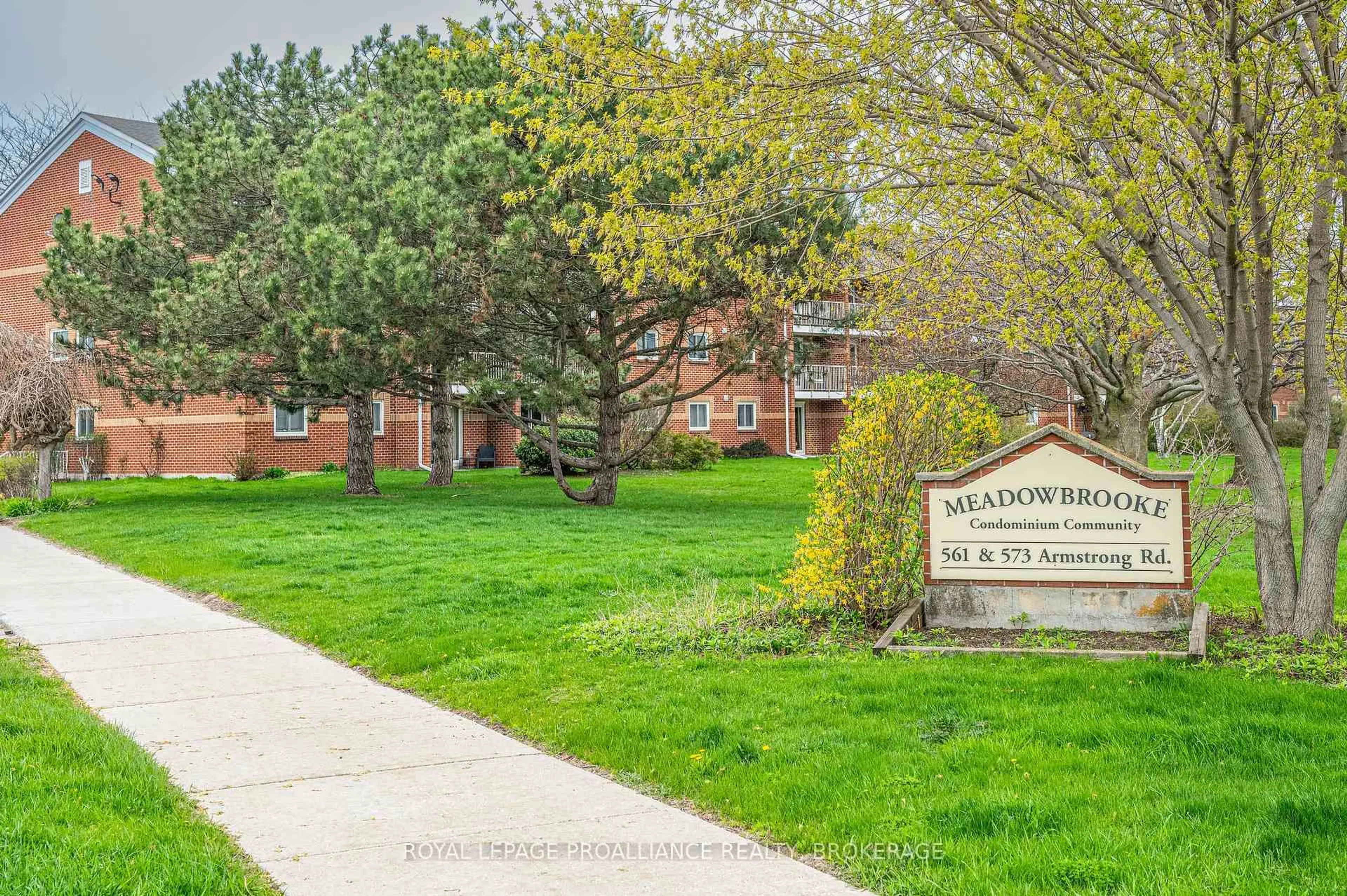 Indoor foyer for 573 Armstrong Rd #110, Kingston Ontario K7M 8J8
