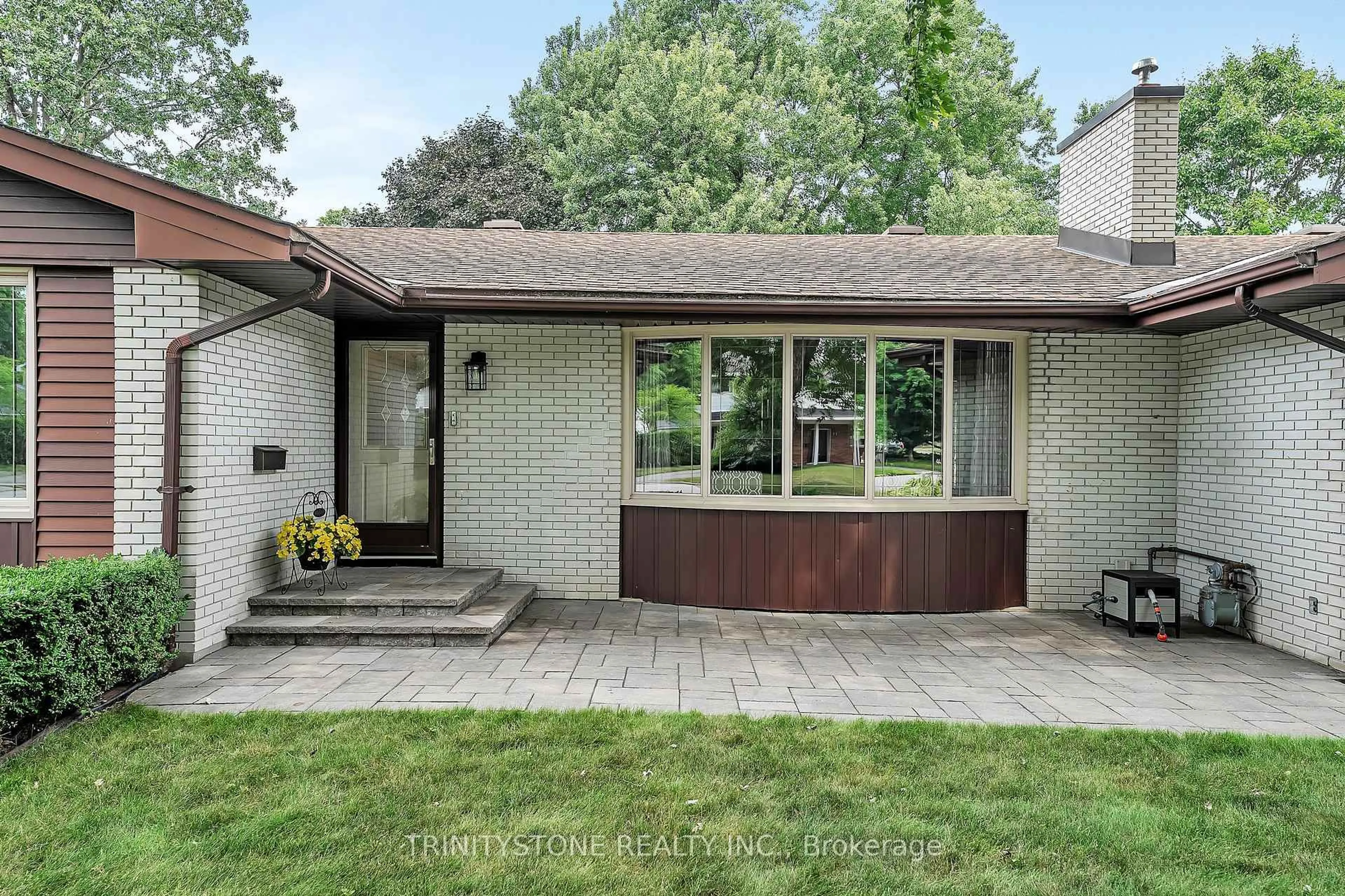 Home with brick exterior material, street for 23 Mohawk Cres, Ottawa Ontario K2H 7G7