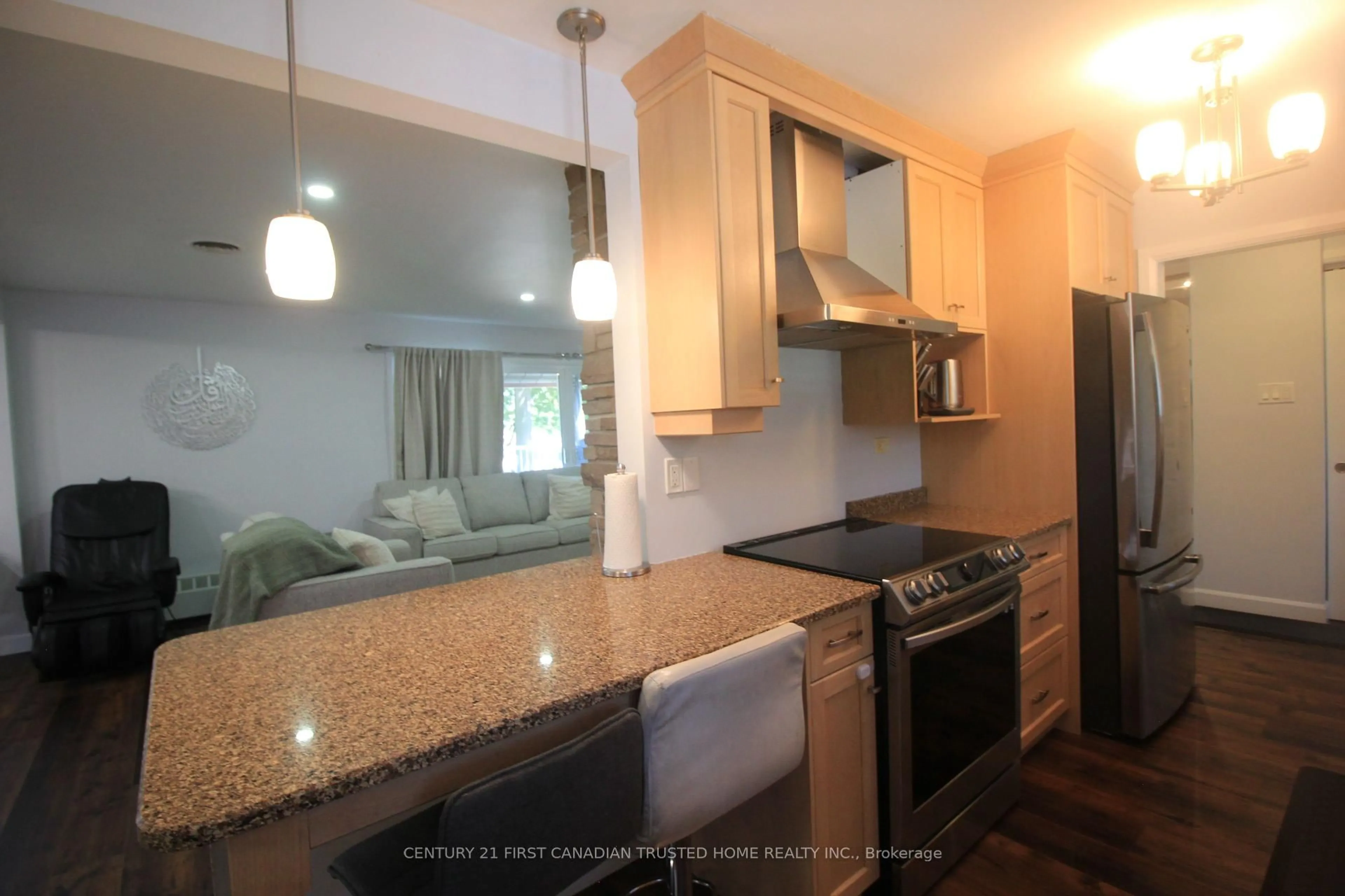 Open concept kitchen, unknown for 133 Deer Park Circ, London North Ontario N6H 3B9