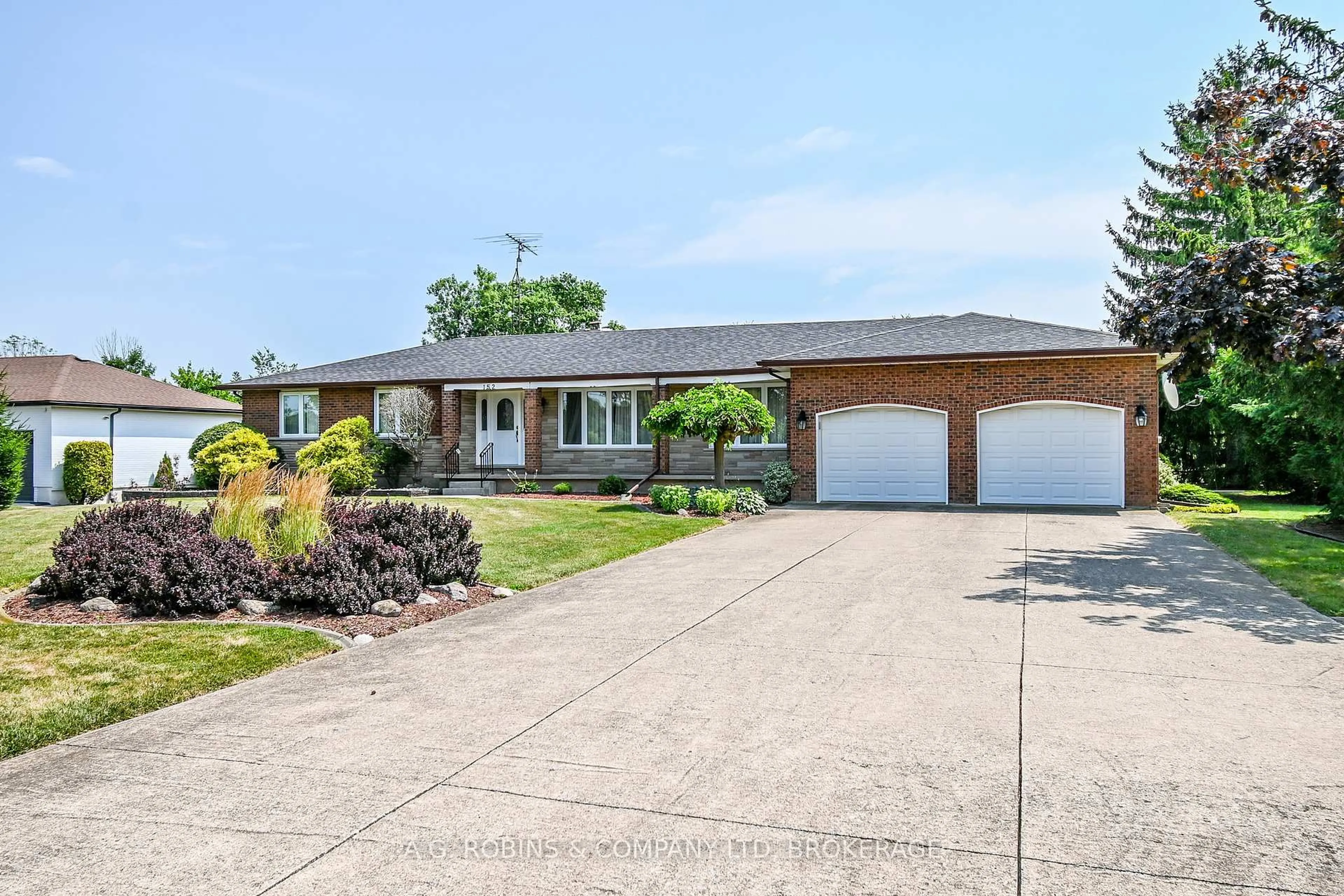 Unknown for 152 Doan's Ridge Rd, Welland Ontario L3B 5N4