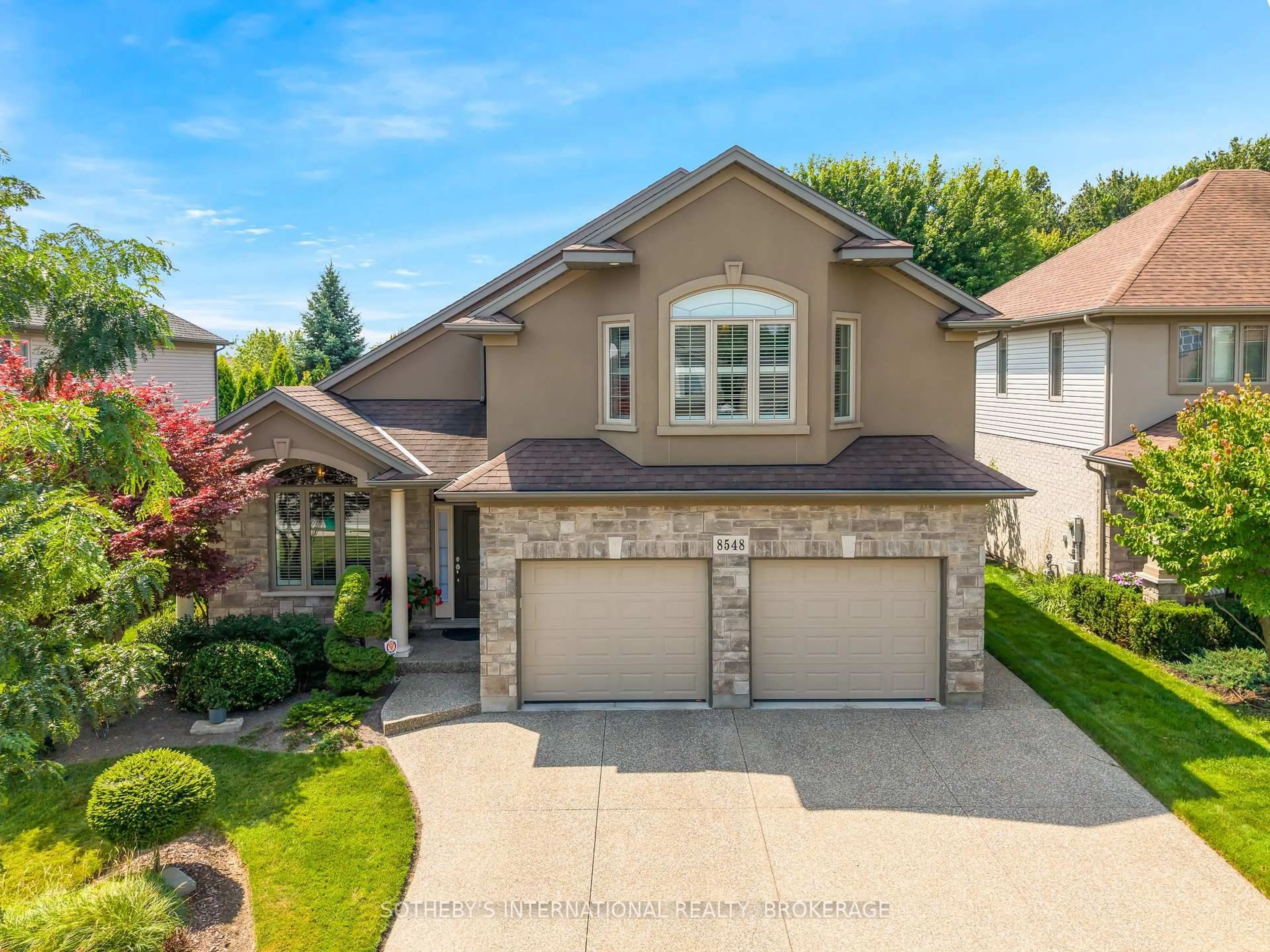 Home with vinyl exterior material, street for 8548 Forestview Blvd, Niagara Falls Ontario L2H 0B2