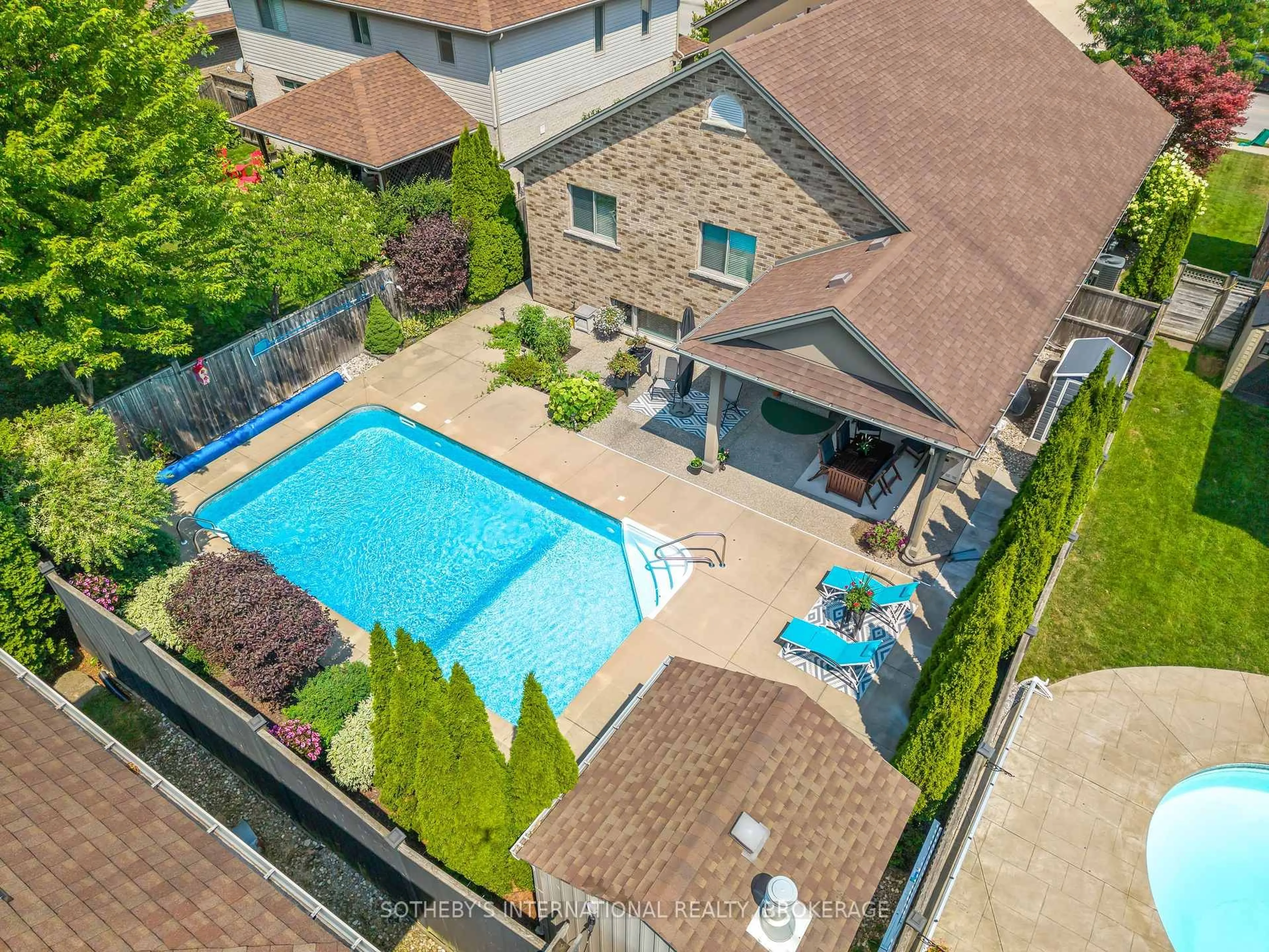 Pool for 8548 Forestview Blvd, Niagara Falls Ontario L2H 0B2