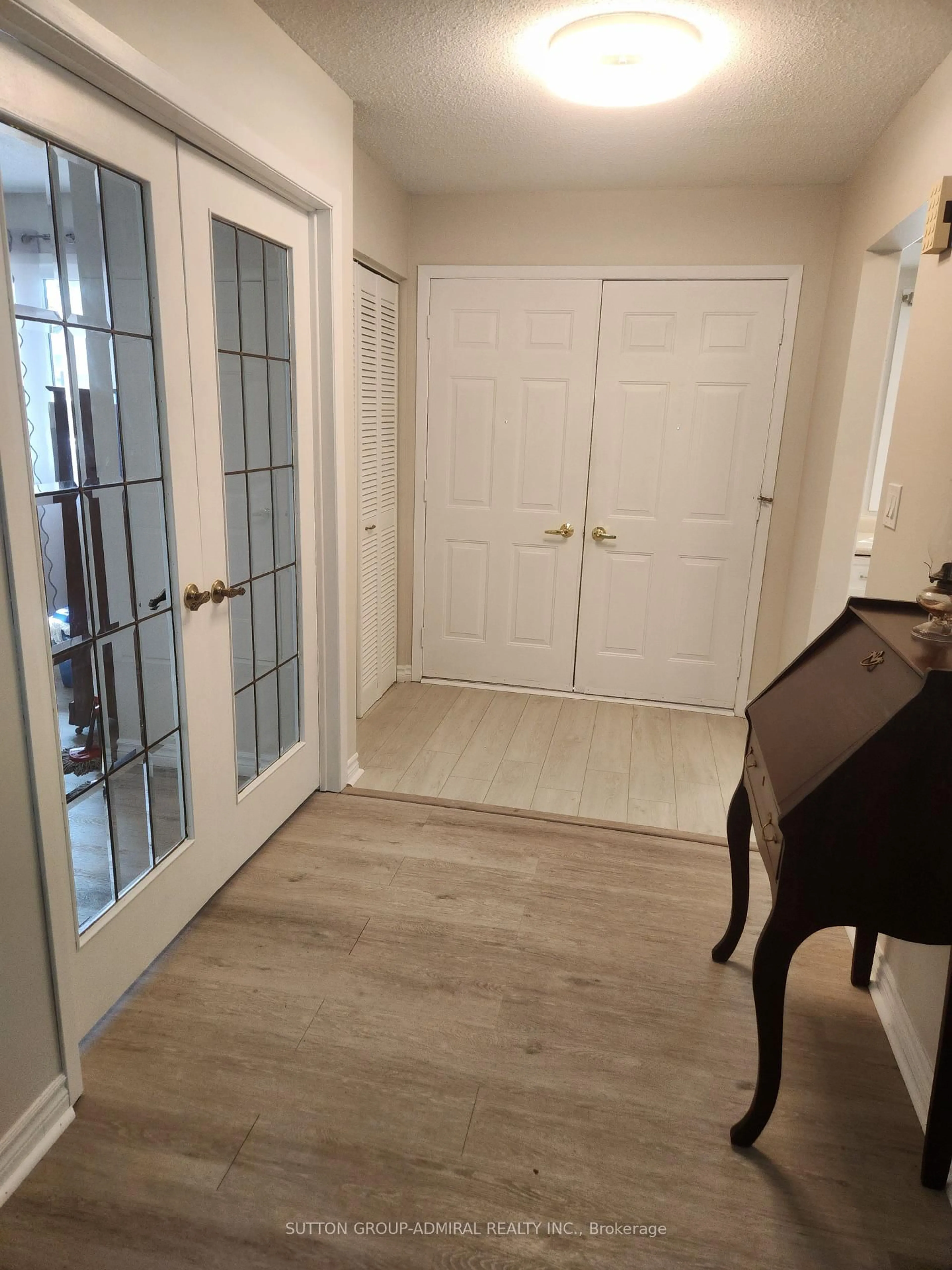 Indoor entryway for 821 Bridle Path Cres, Kingston Ontario K7P 1P8