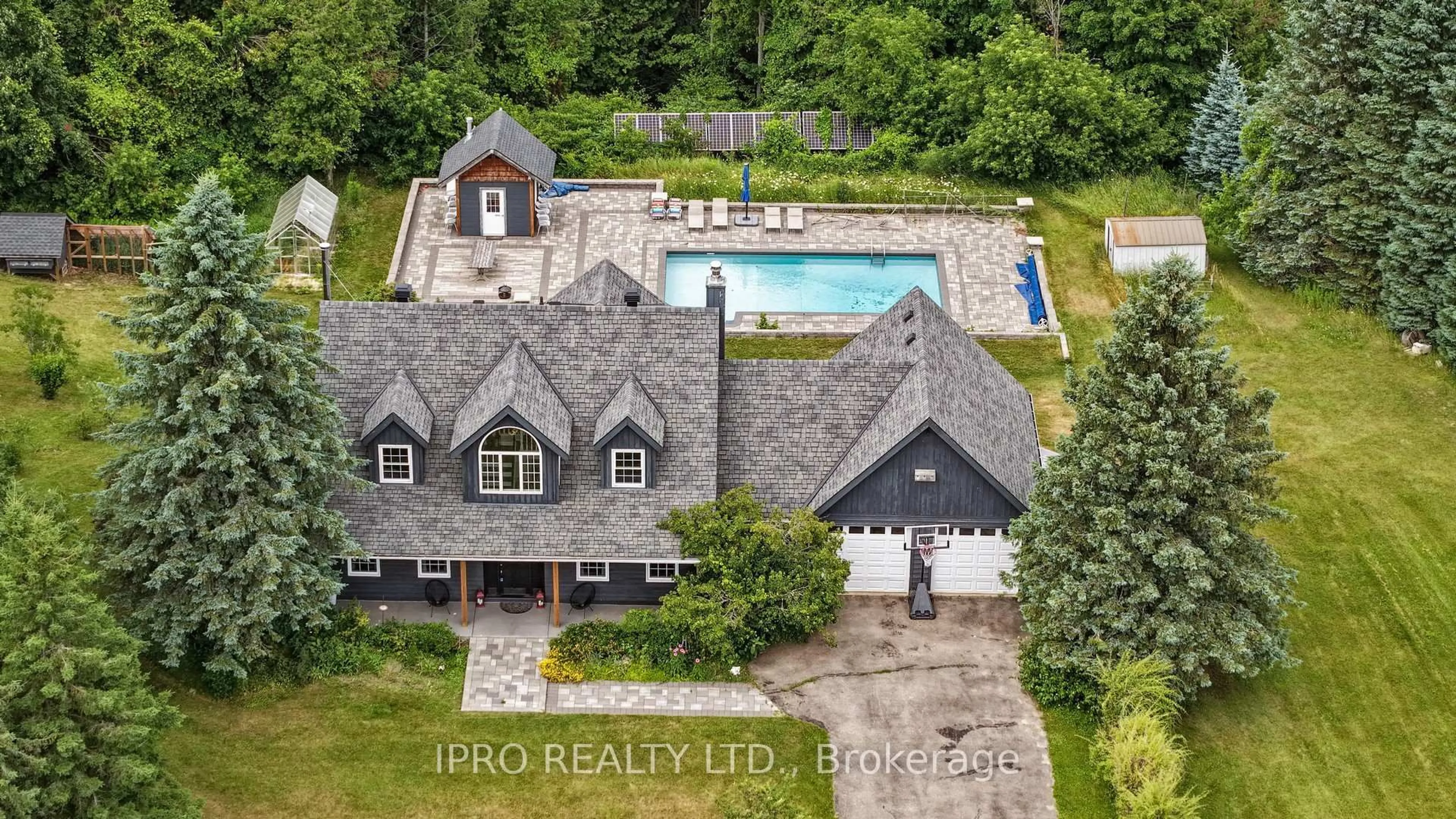 A pic from outside/outdoor area/front of a property/back of a property/a pic from drone, water/lake/river/ocean view for 9 Oldfield Crt, Melancthon Ontario L9V 3G7
