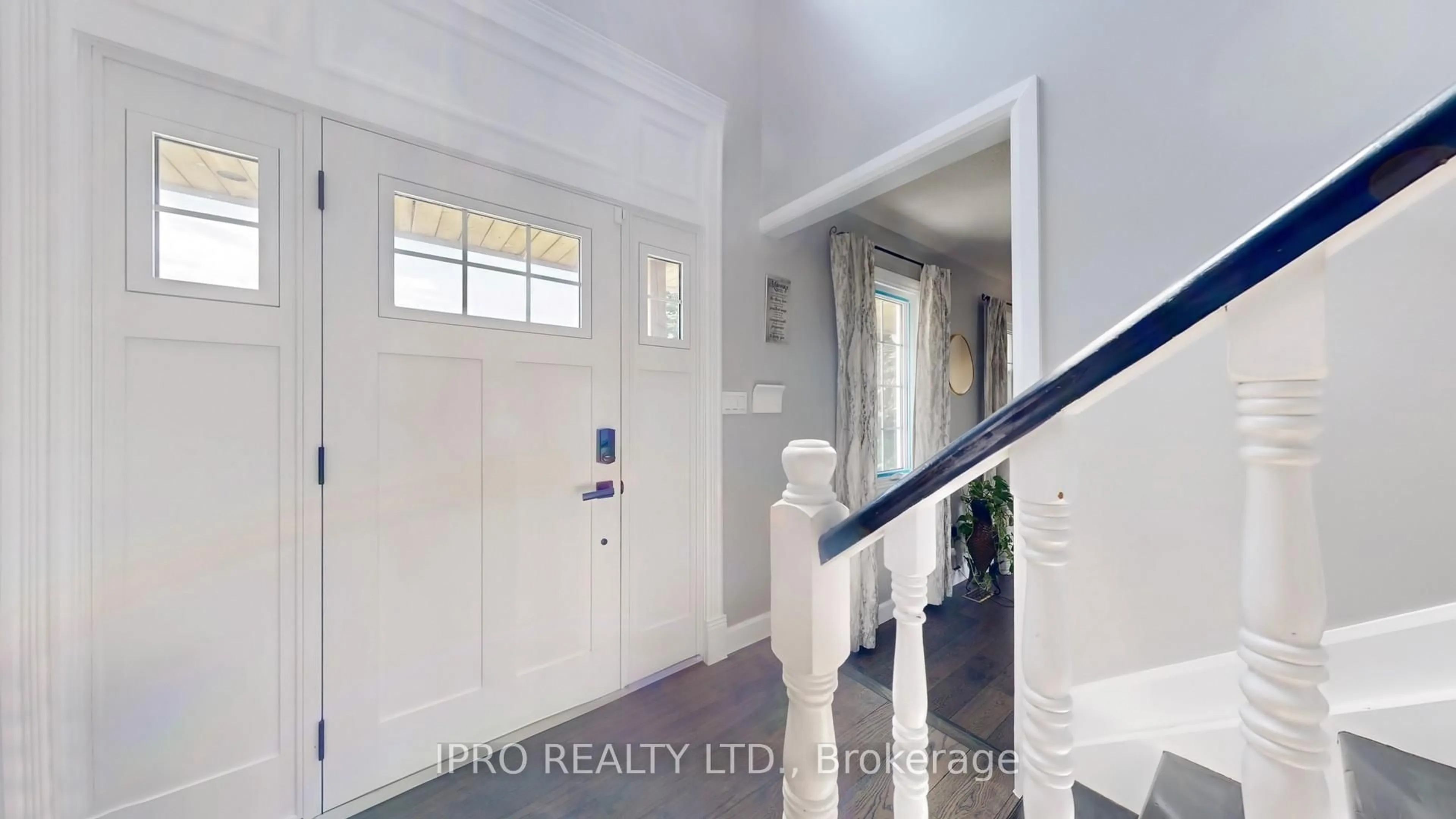 Indoor entryway for 9 Oldfield Crt, Melancthon Ontario L9V 3G7