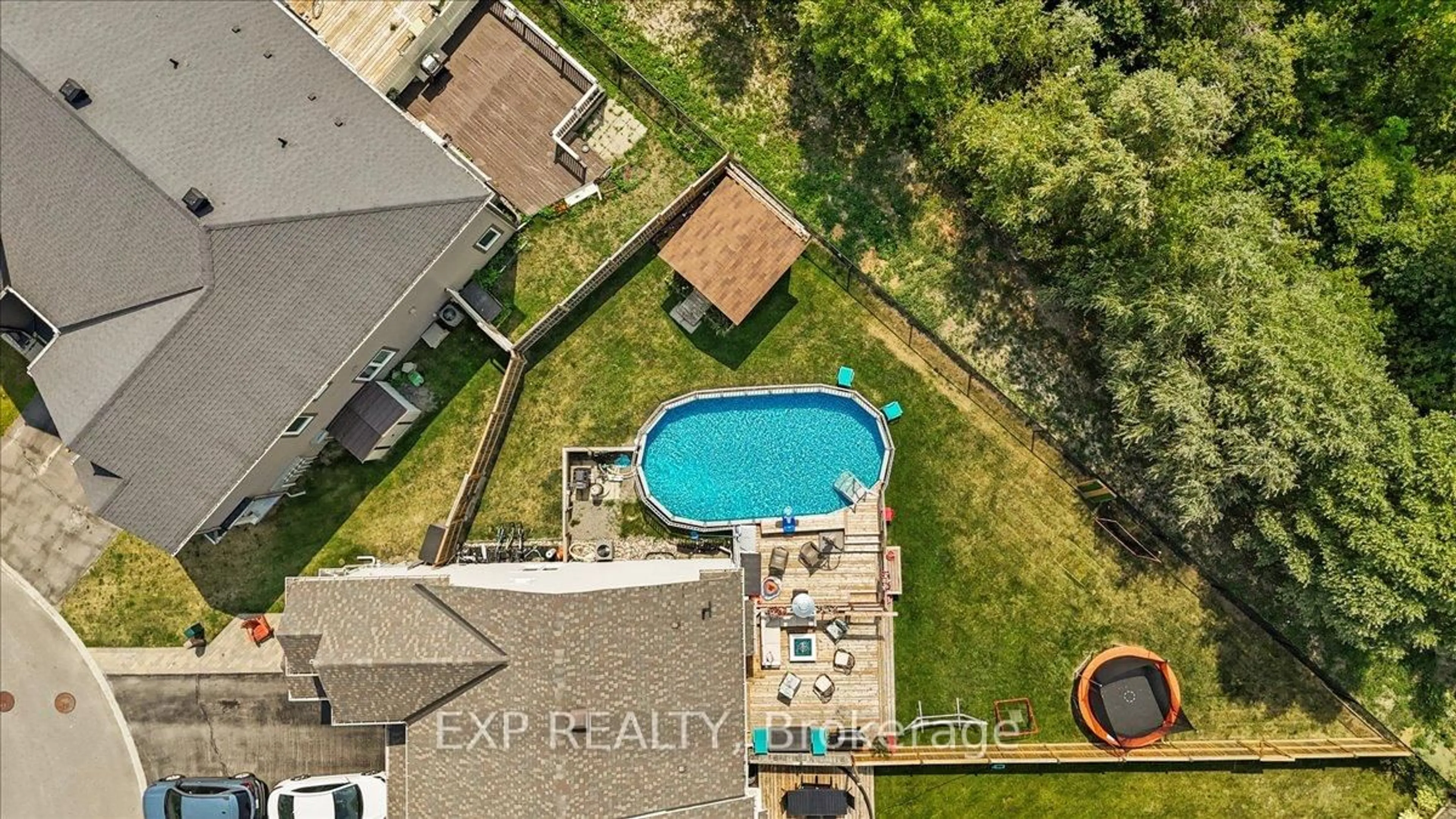 A pic from outside/outdoor area/front of a property/back of a property/a pic from drone, water/lake/river/ocean view for 728 Mayfly Cres, Ottawa Ontario K2J 6C9