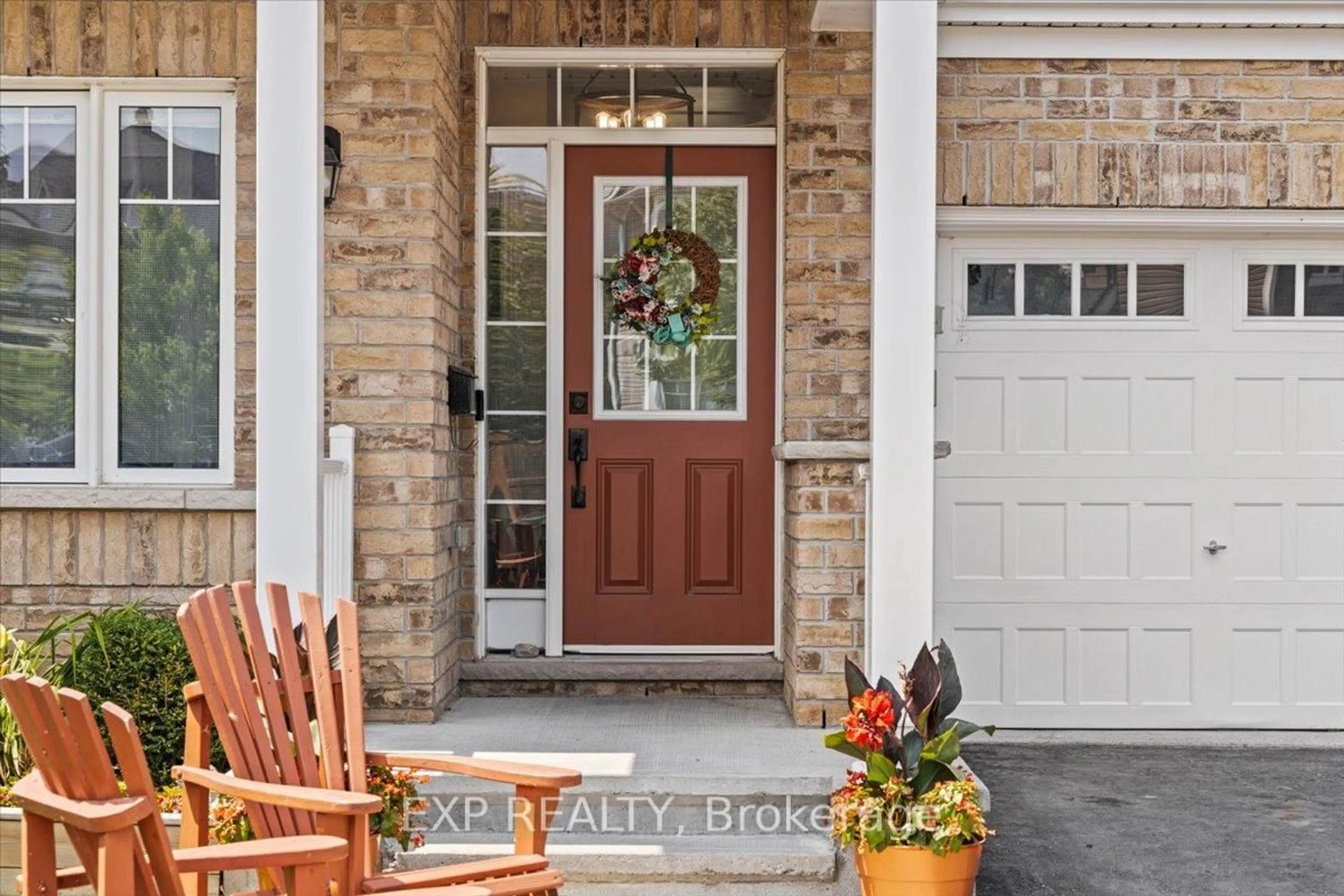 Indoor entryway for 728 Mayfly Cres, Ottawa Ontario K2J 6C9