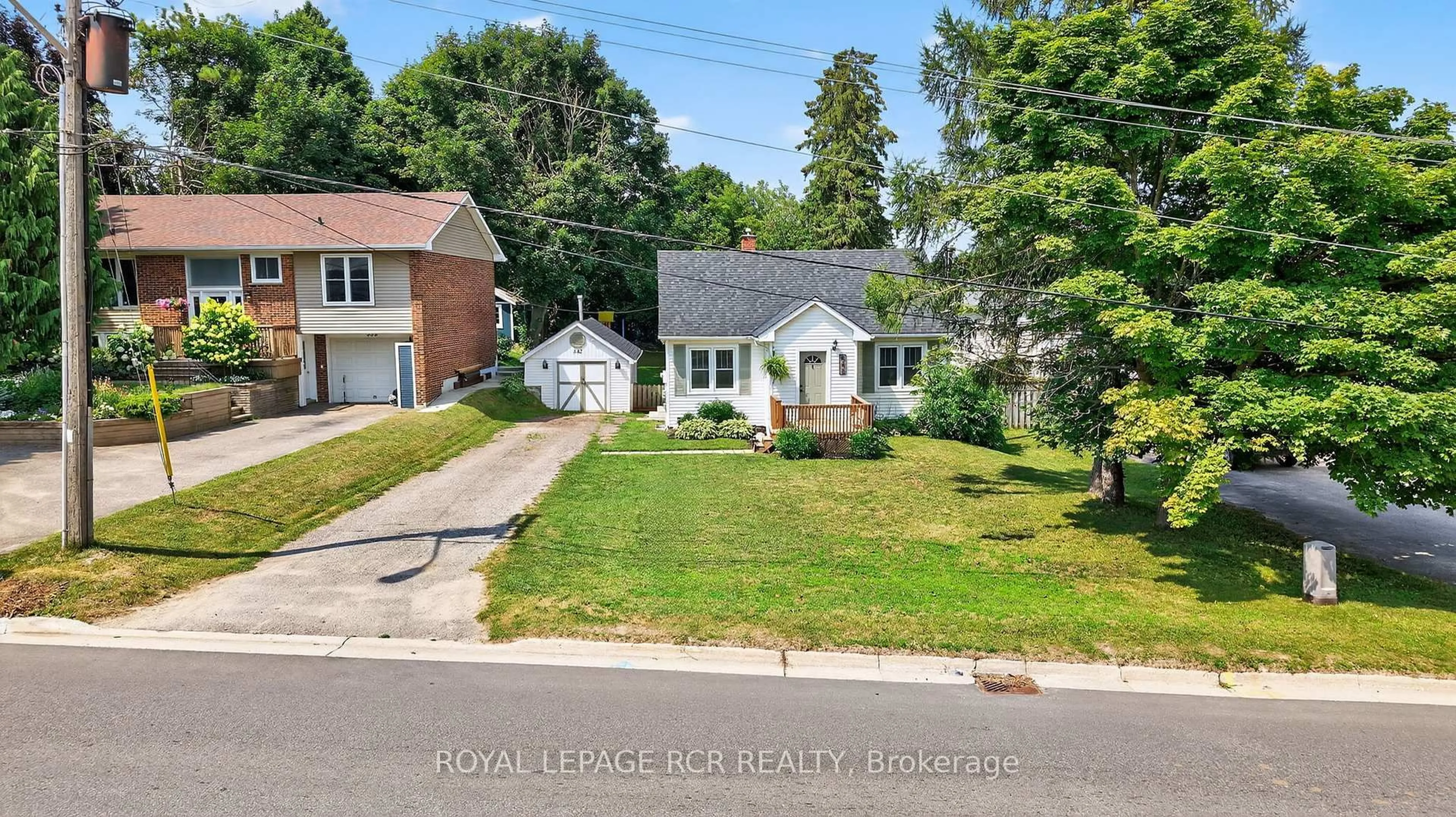 A pic from outside/outdoor area/front of a property/back of a property/a pic from drone, street for 542 Owen Sound St, Shelburne Ontario L9V 2X1