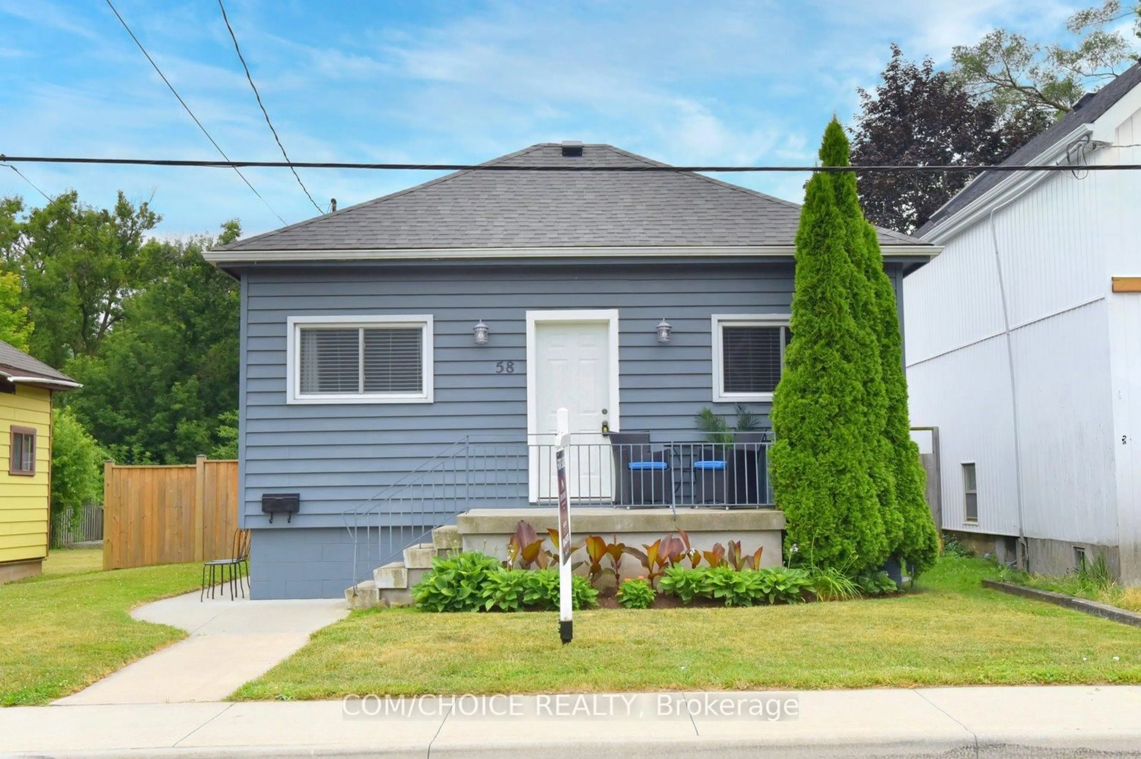 Home with vinyl exterior material, street for 58 Baldwin St, Hamilton Ontario L9H 1A8