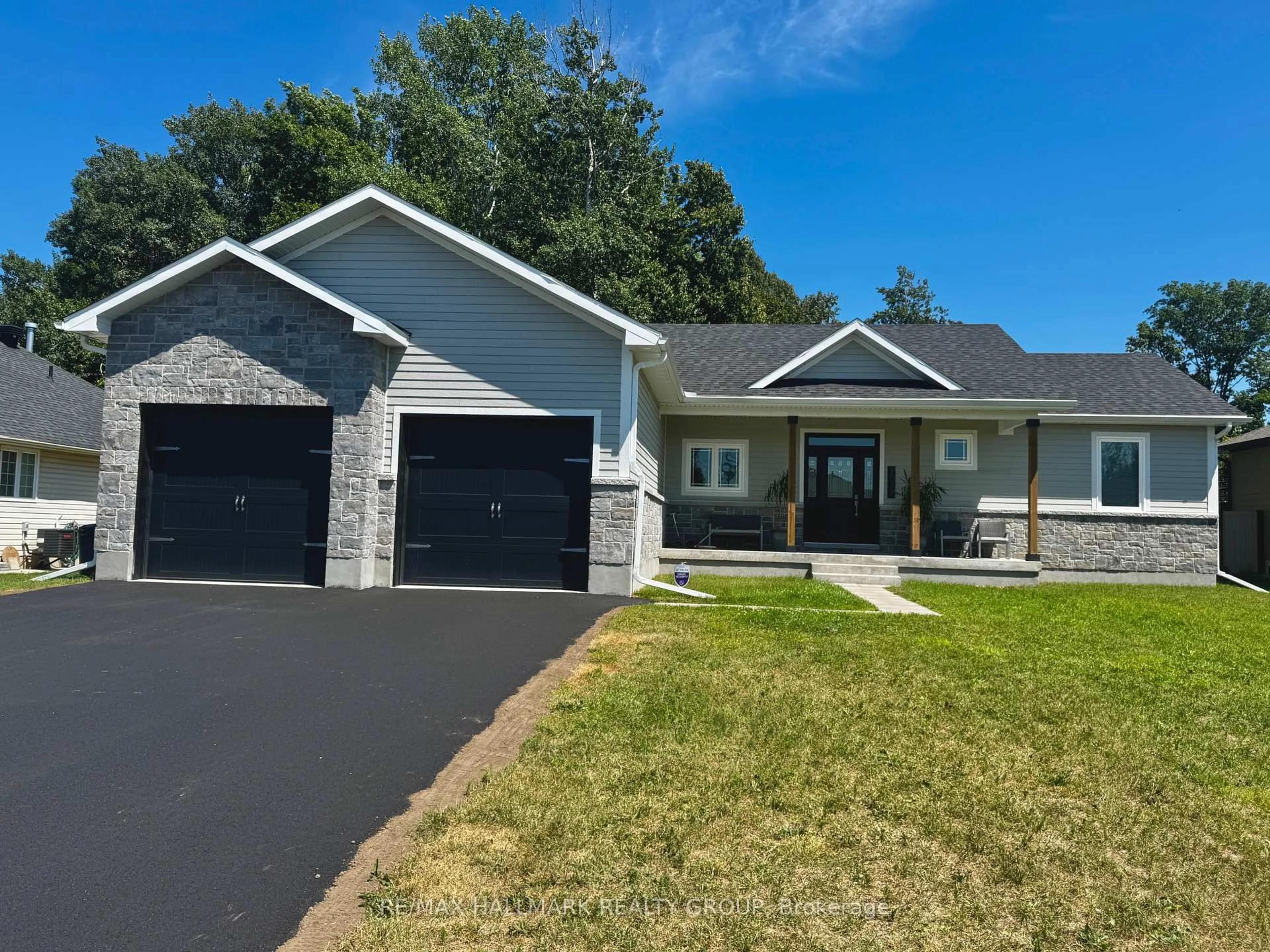 Home with vinyl exterior material, street for 1077 SHEARER Dr, Brockville Ontario K6V 7K1