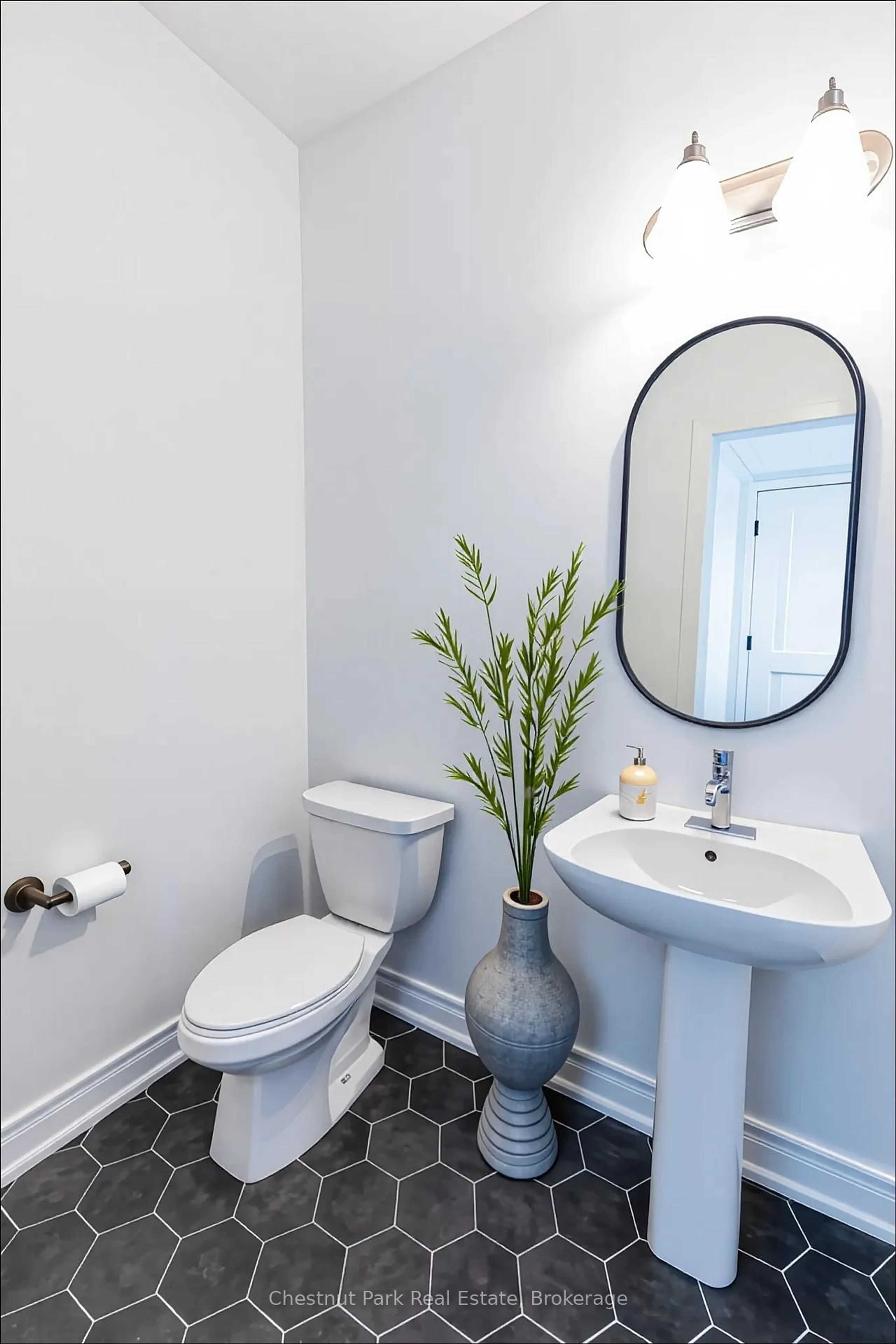 Contemporary bathroom, ceramic/tile floor for 8 Timms Gate, Bracebridge Ontario P1L 0N4