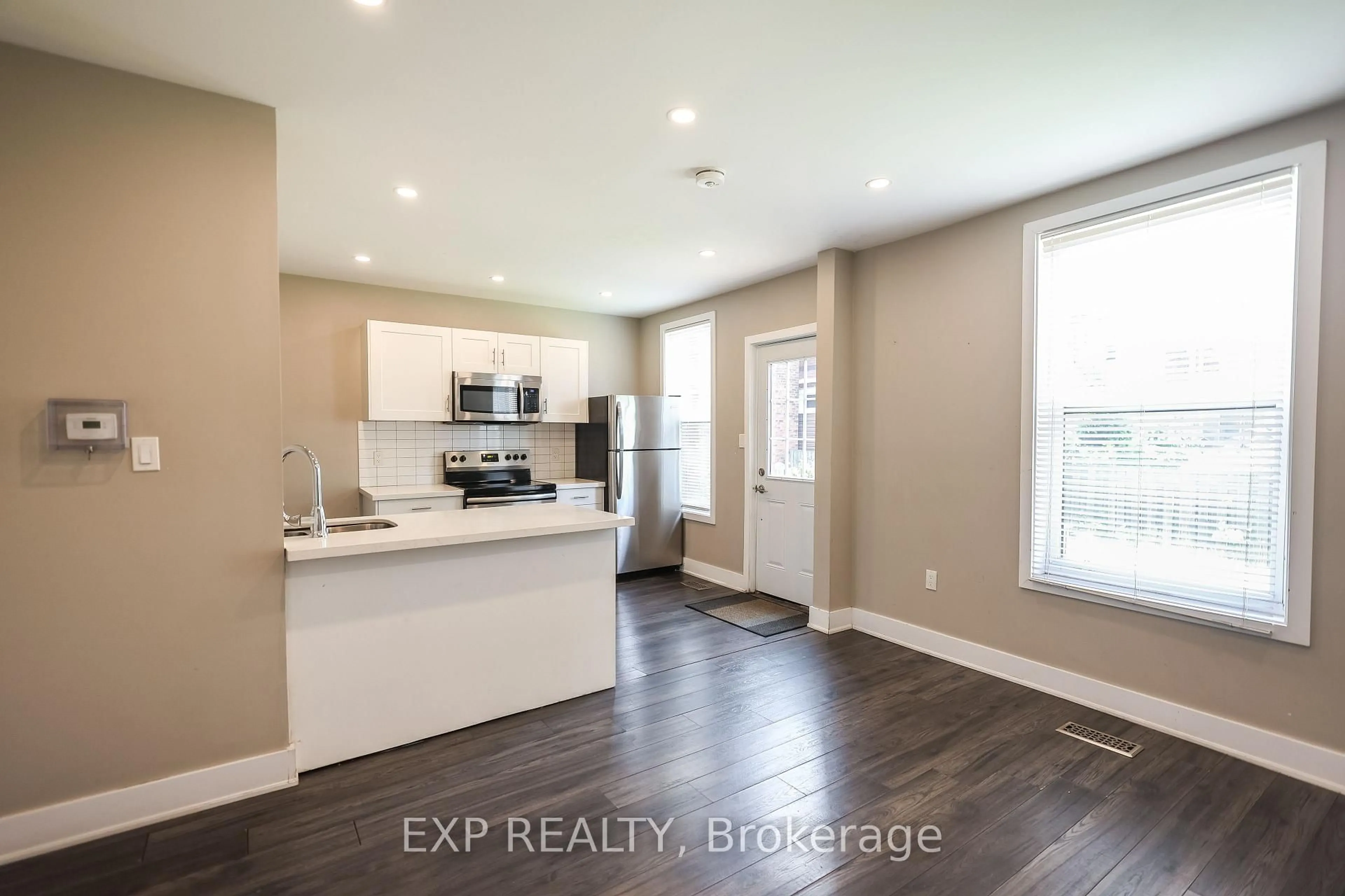 Open concept kitchen, unknown for 29 Ashley St, Hamilton Ontario L8L 5S5