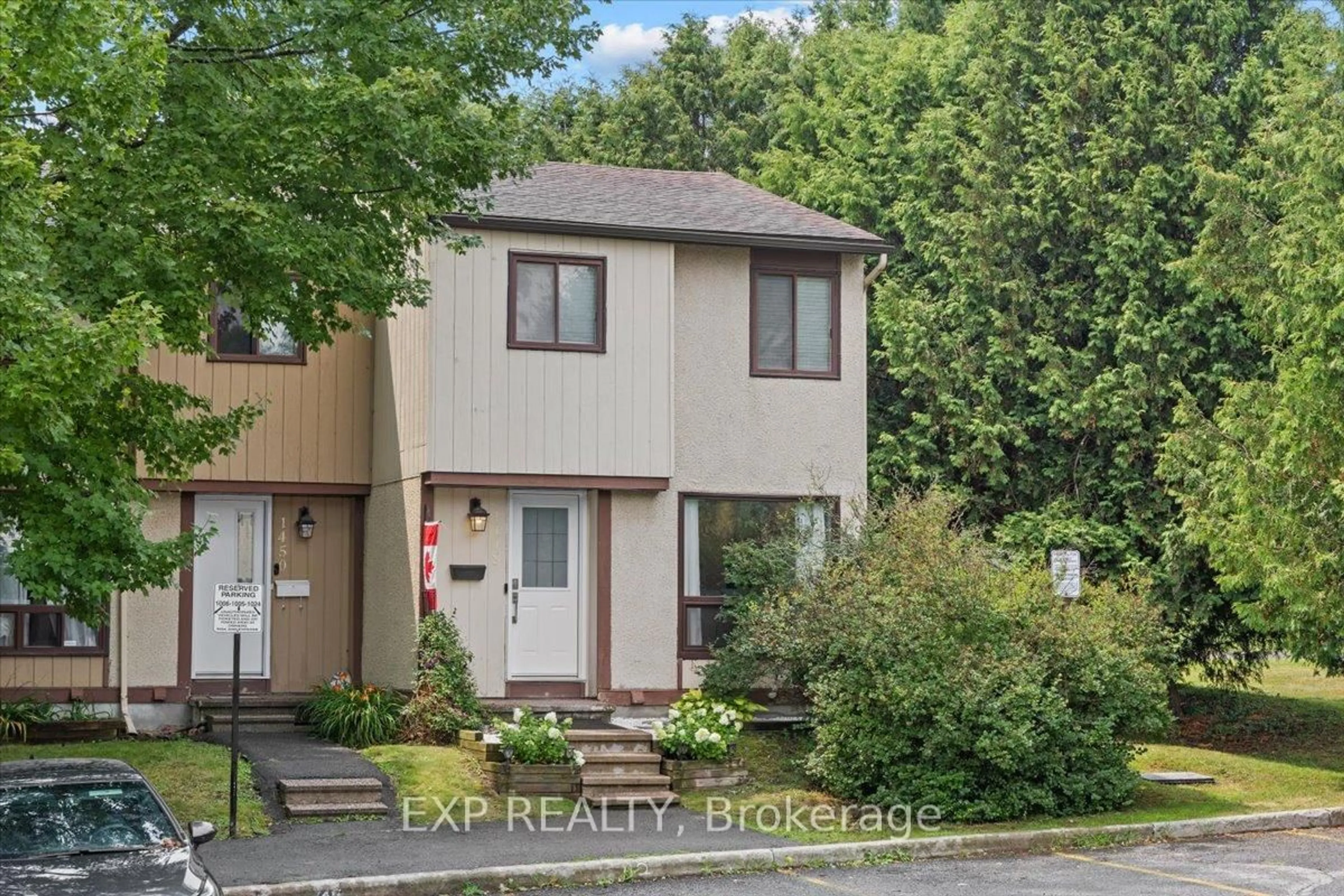 Home with vinyl exterior material, street for 1448 Bethamy Lane, Ottawa Ontario K1J 8P6