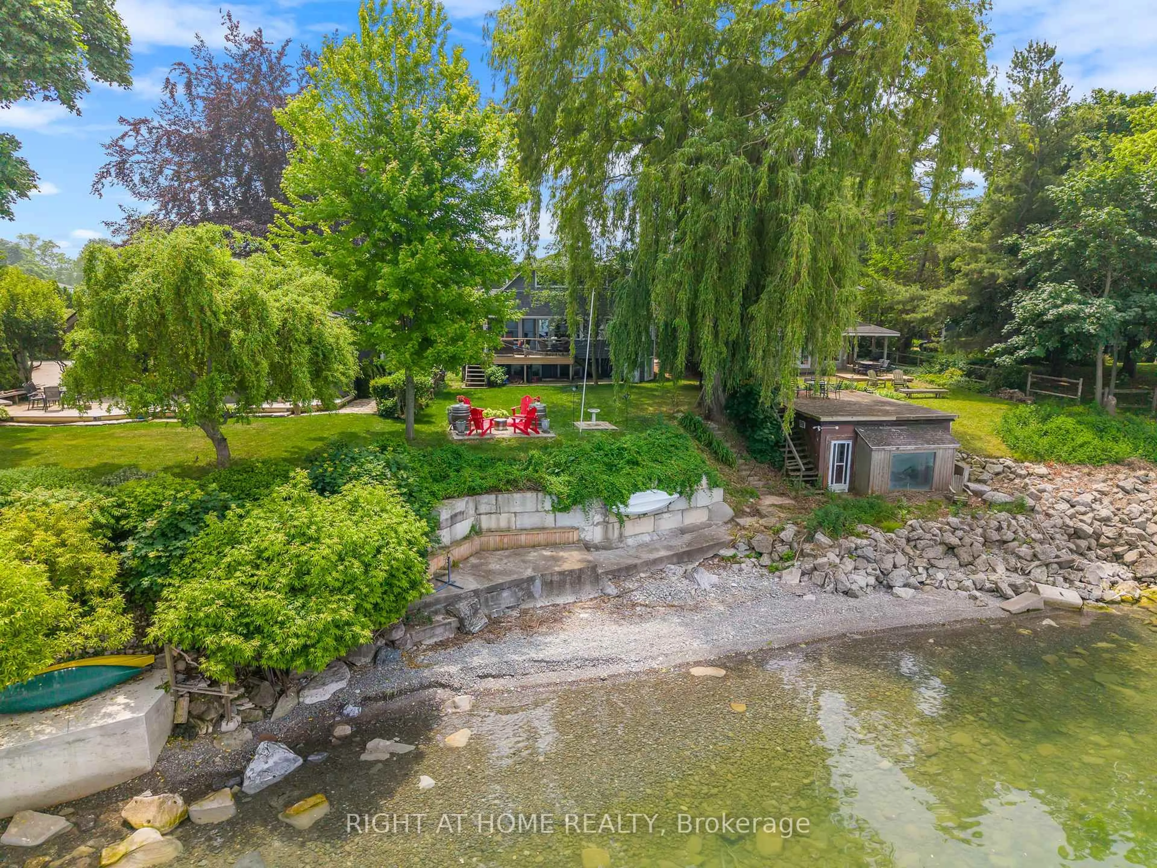 A pic from outside/outdoor area/front of a property/back of a property/a pic from drone, water/lake/river/ocean view for 6 Firelane 6A, Niagara-on-the-Lake Ontario L0S 1J0