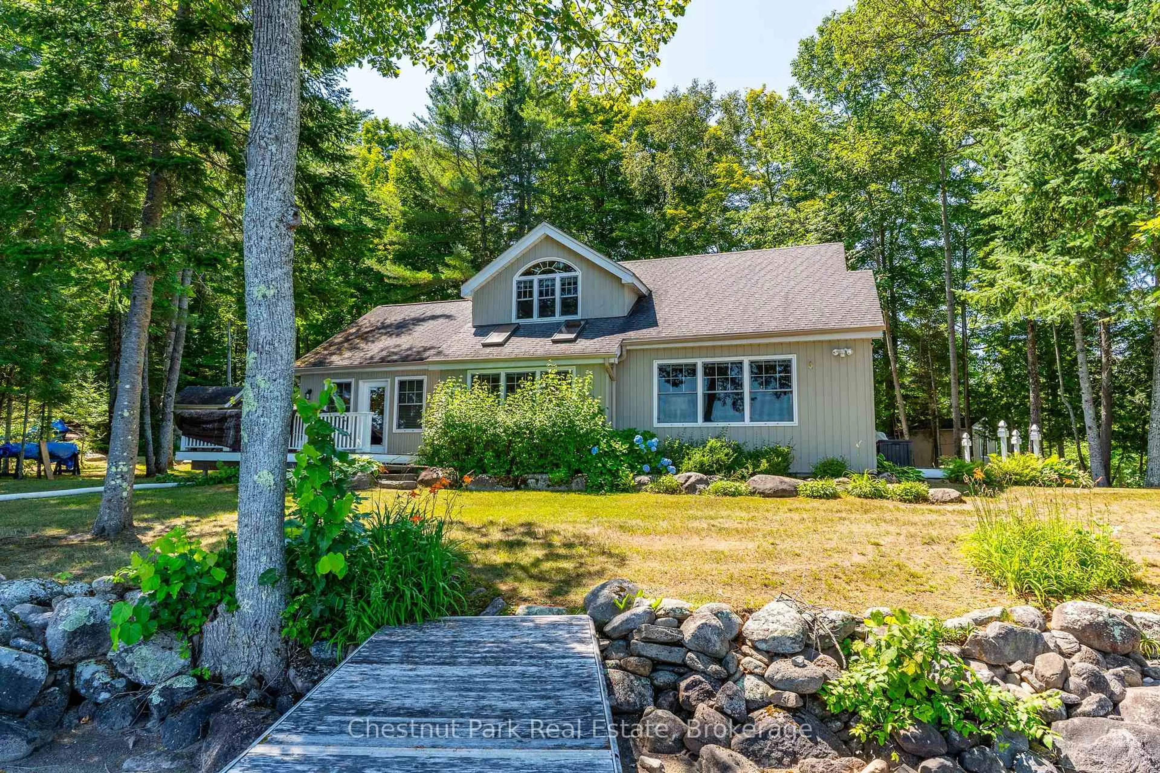 Home with vinyl exterior material, water/lake/river/ocean view for 1142 Mccracken's Lane, Minden Hills Ontario K0M 2K0