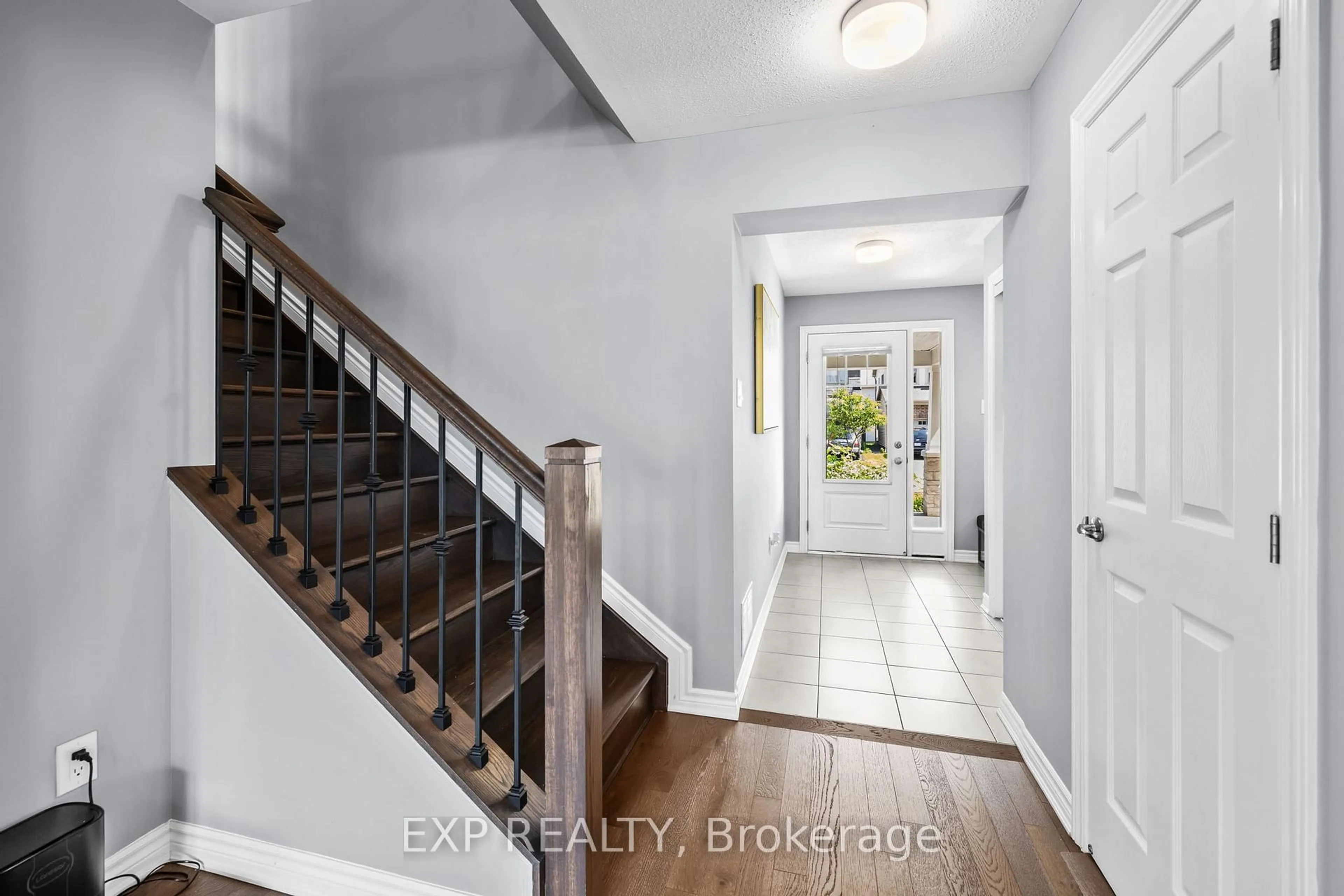 Indoor entryway for 737 Brittanic Rd, Ottawa Ontario K2V 0N7