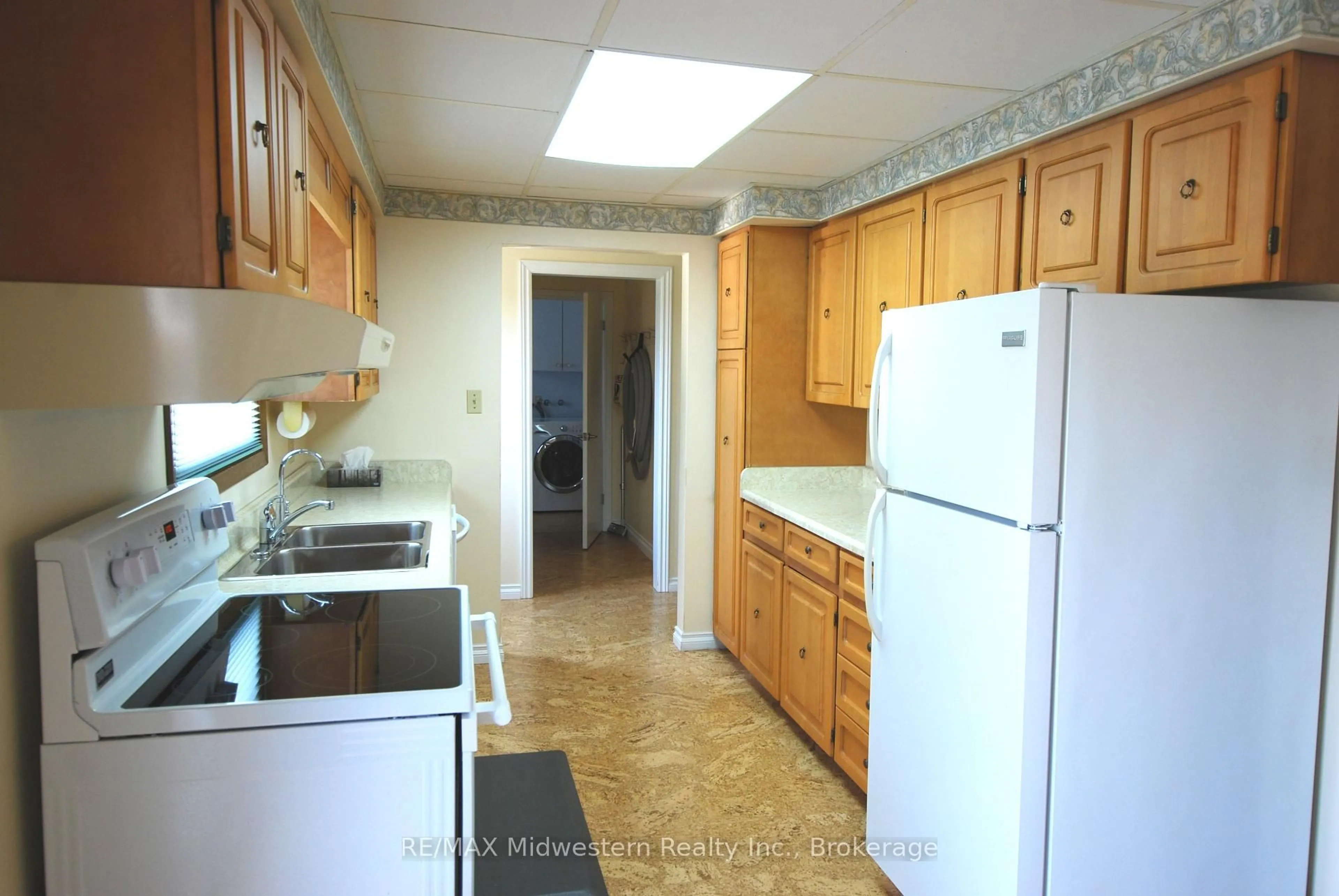 Standard kitchen, ceramic/tile floor for 62 King St, Minto Ontario N0G 1Z0