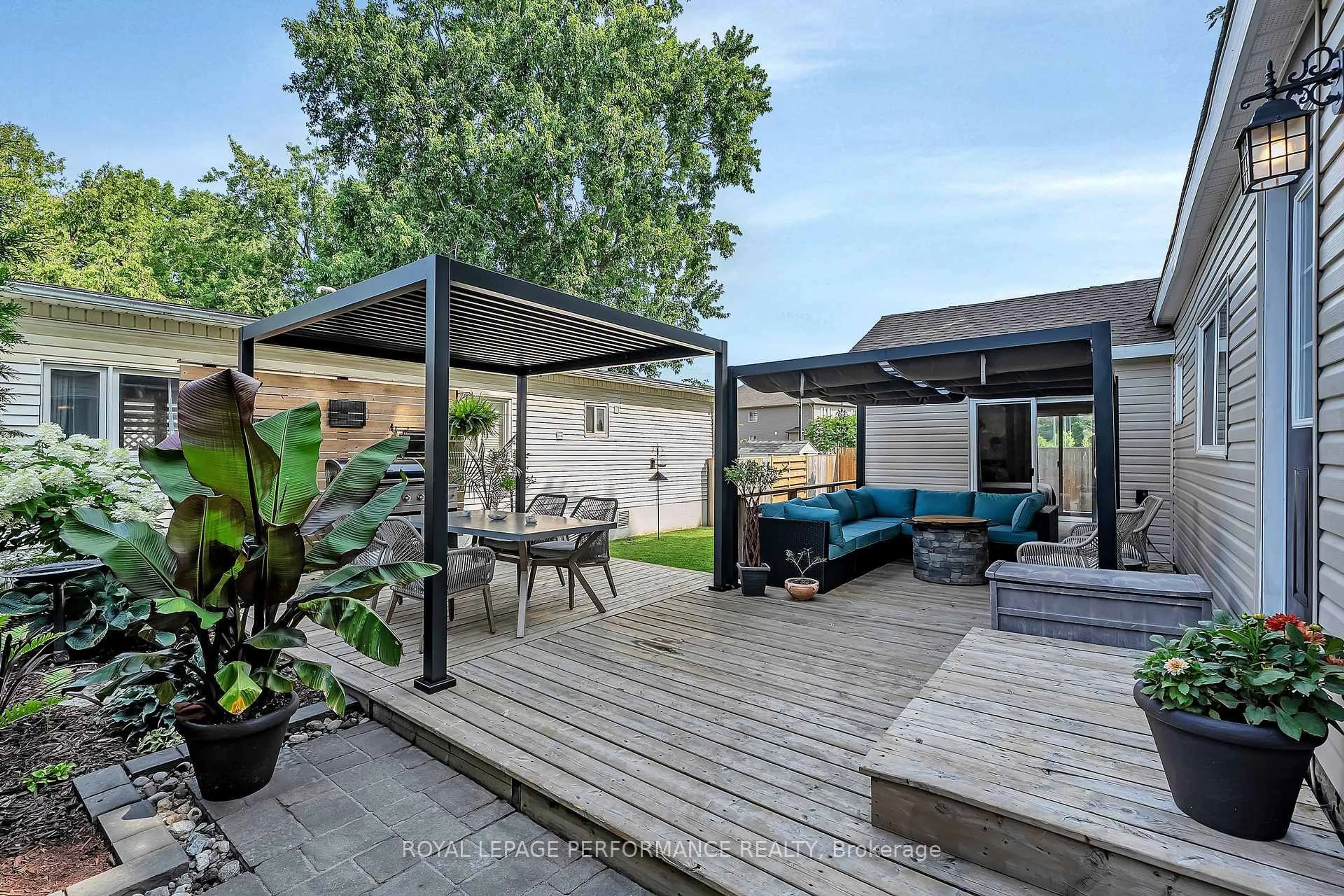 Patio, street for 8 Bradley Green Crt, Ottawa Ontario K2S 1B7