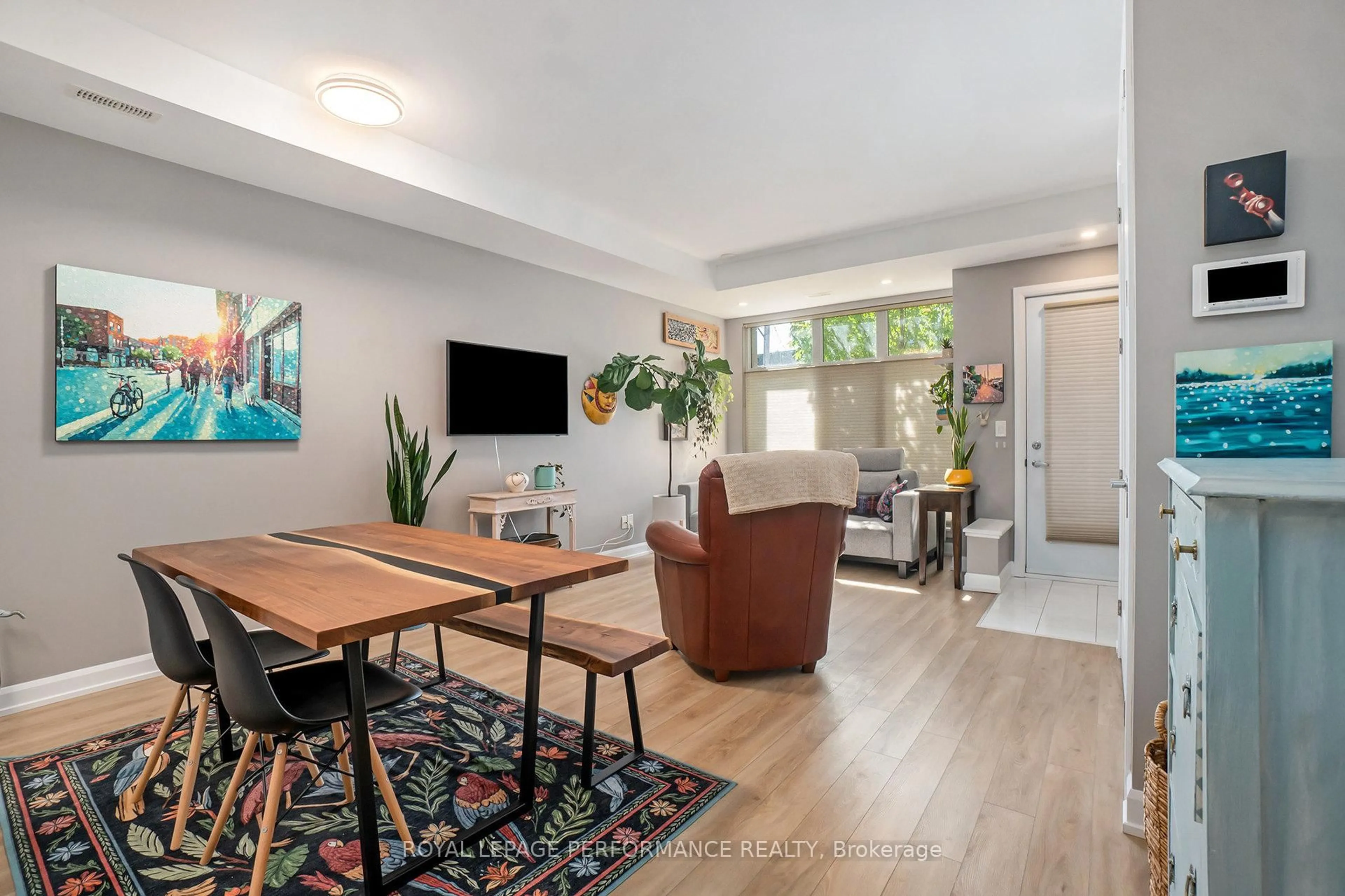 Living room with furniture, unknown for 509 Gladstone Ave #1, Ottawa Ontario K1R 5N9