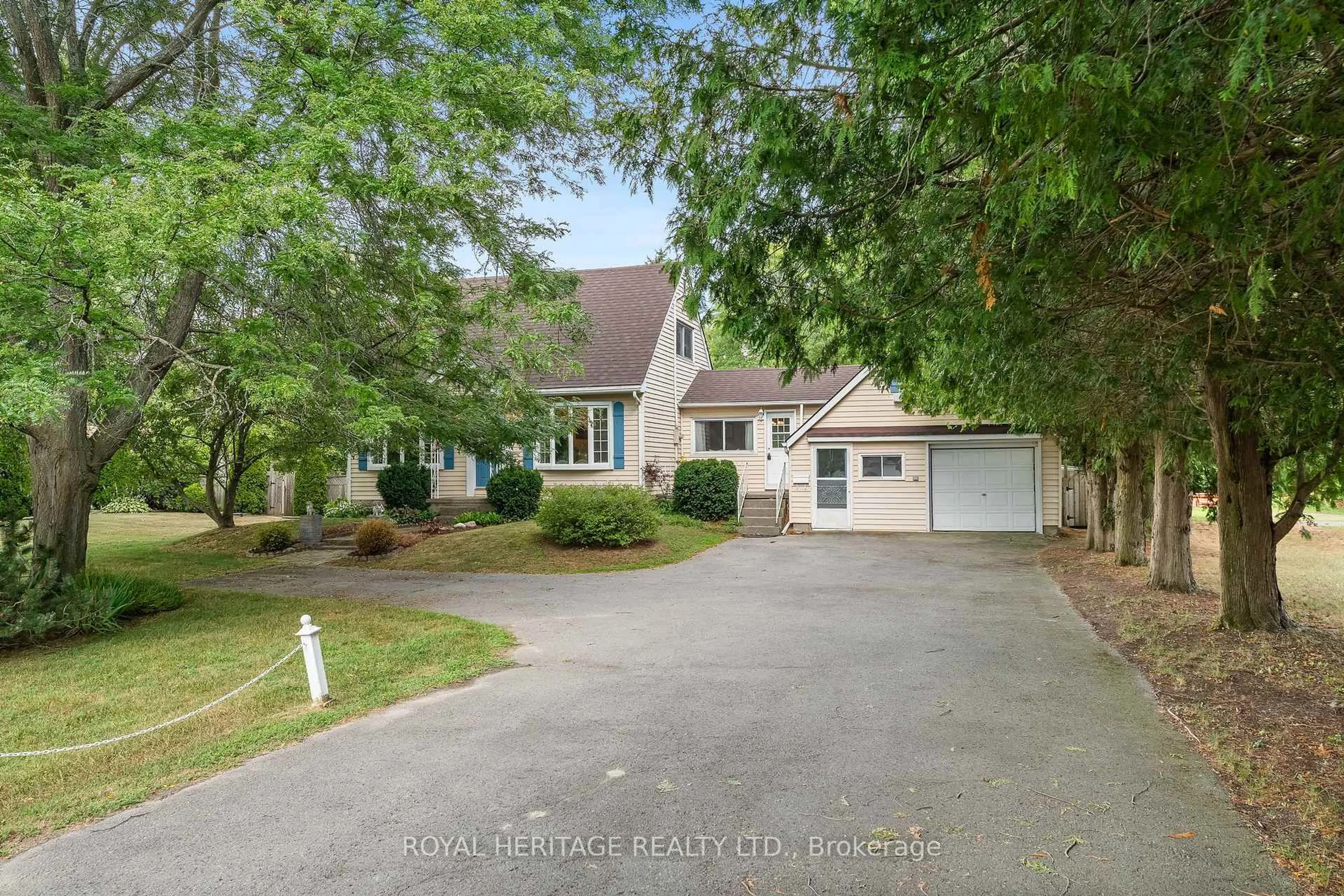 A pic from outside/outdoor area/front of a property/back of a property/a pic from drone, street for 93 Ontario St, Brighton Ontario K0K 1H0