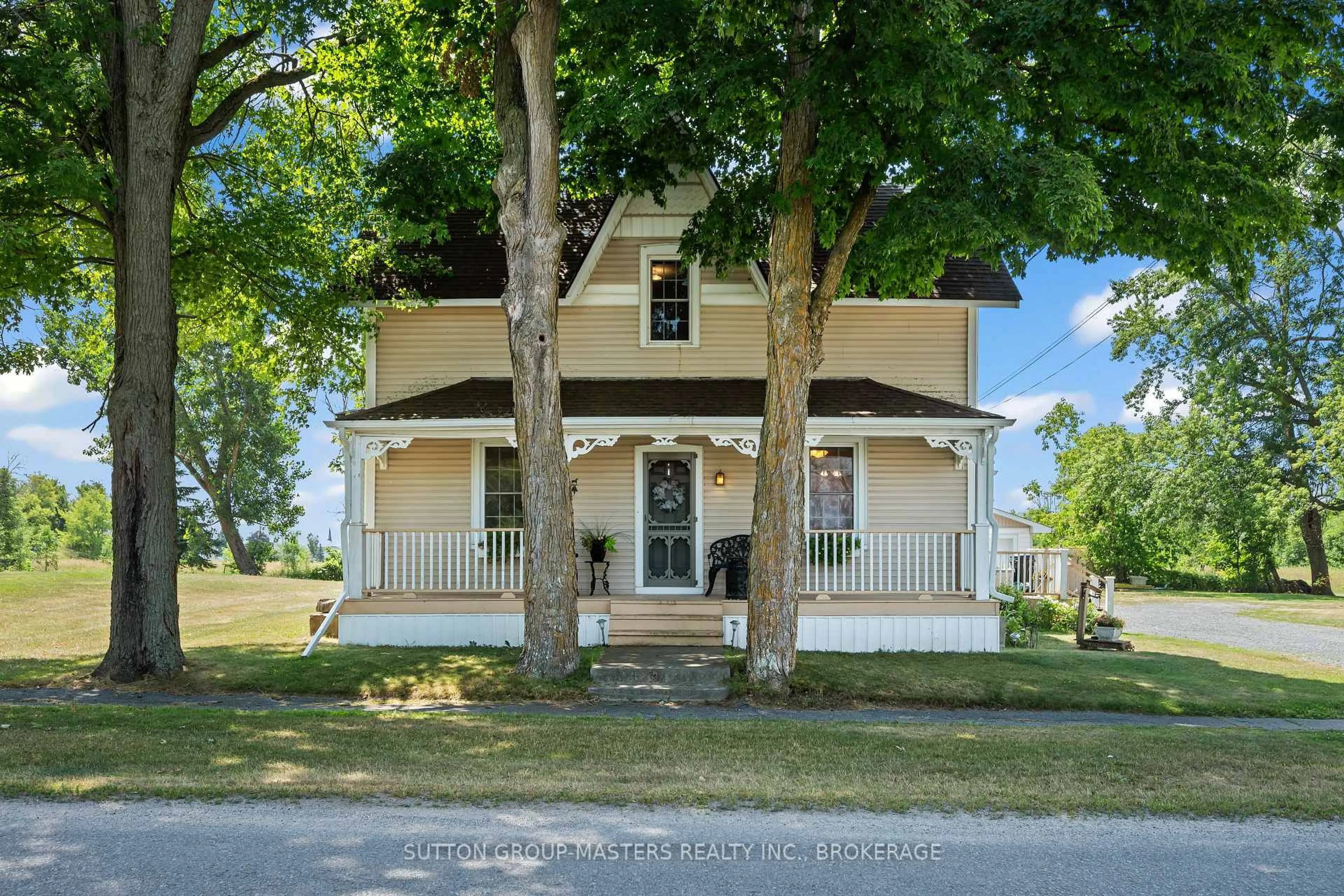A pic from outside/outdoor area/front of a property/back of a property/a pic from drone, street for 3995 Boyce Rd, Hartington Ontario K0H 1W0