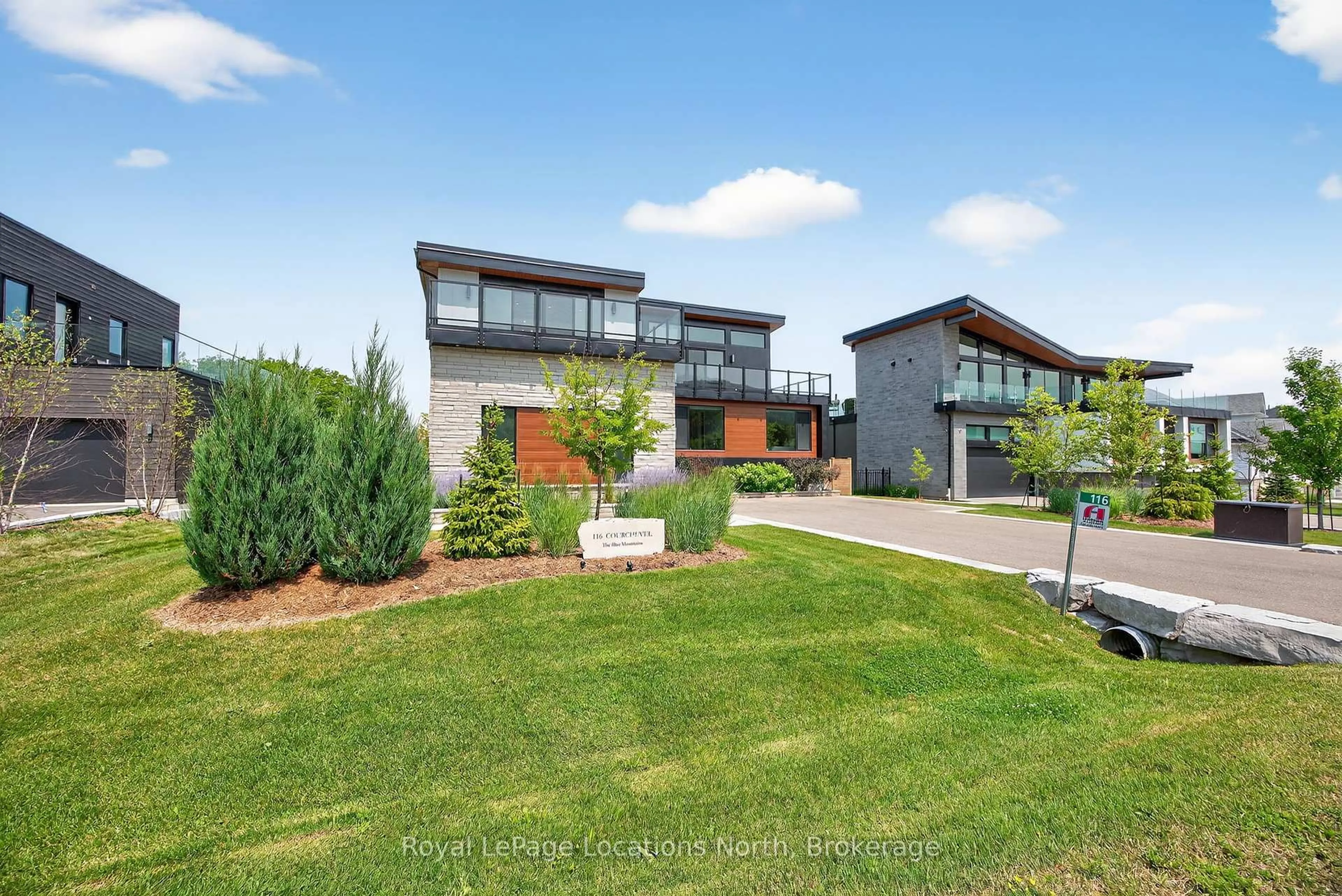 Home with brick exterior material, unknown for 116 Courchevel Cres, Blue Mountains Ontario L9Y 0V4